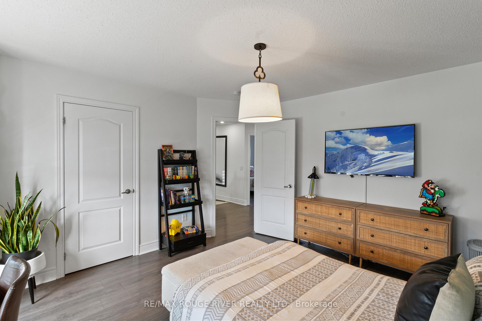 Photo 27 of 39 Bathgate Crescent, Clarington, Courtice — HOMEH