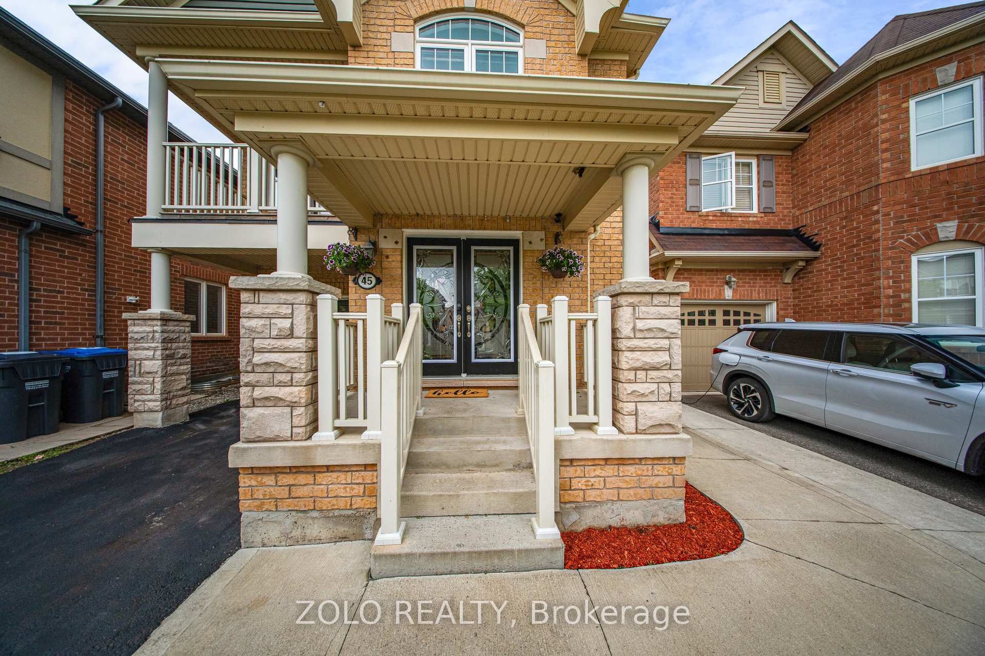 Photo 4 of 45 Haverty Trail, Brampton, Northwest Brampton — HOMEH