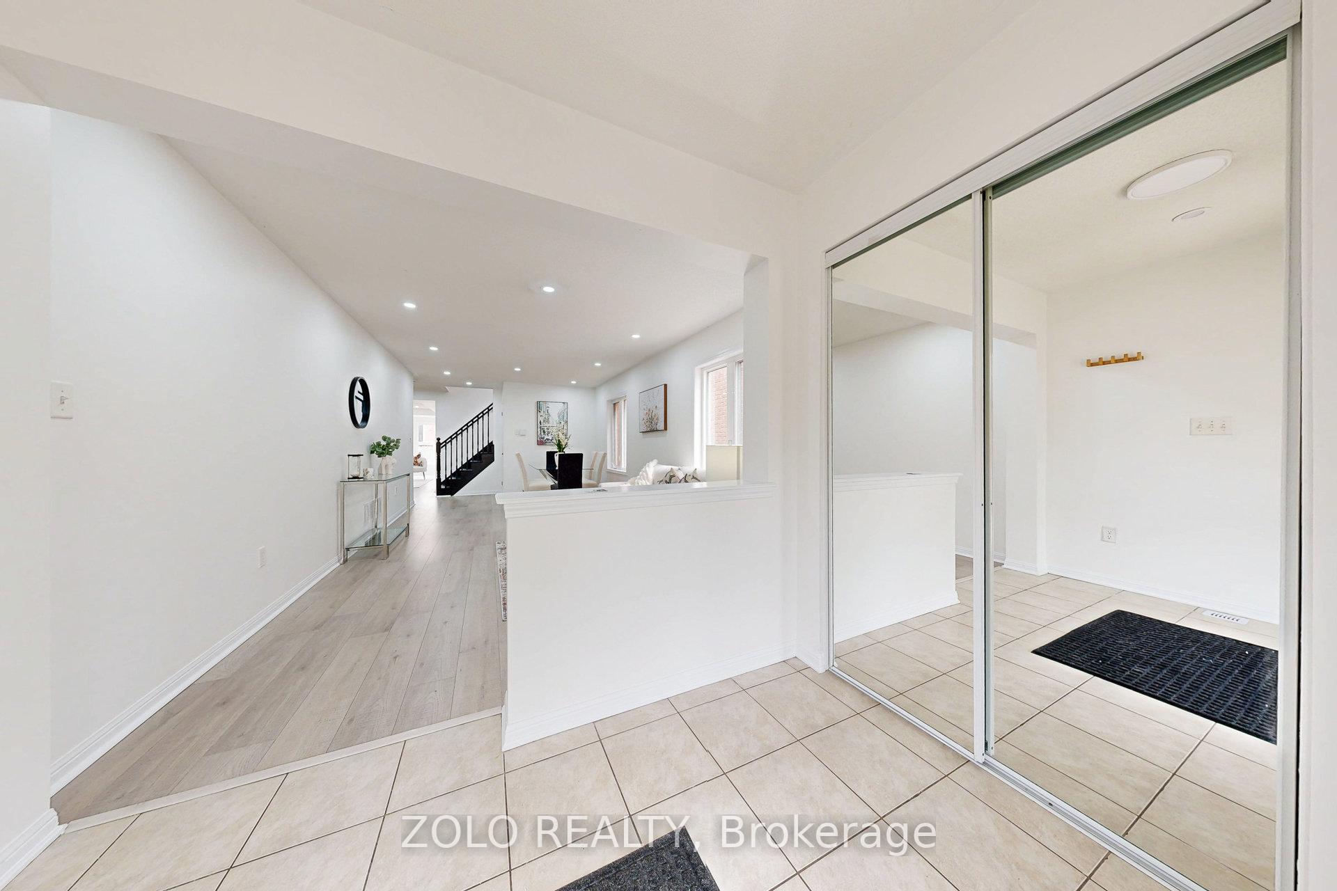 Photo 2 of 45 Haverty Trail, Brampton, Northwest Brampton — HOMEH