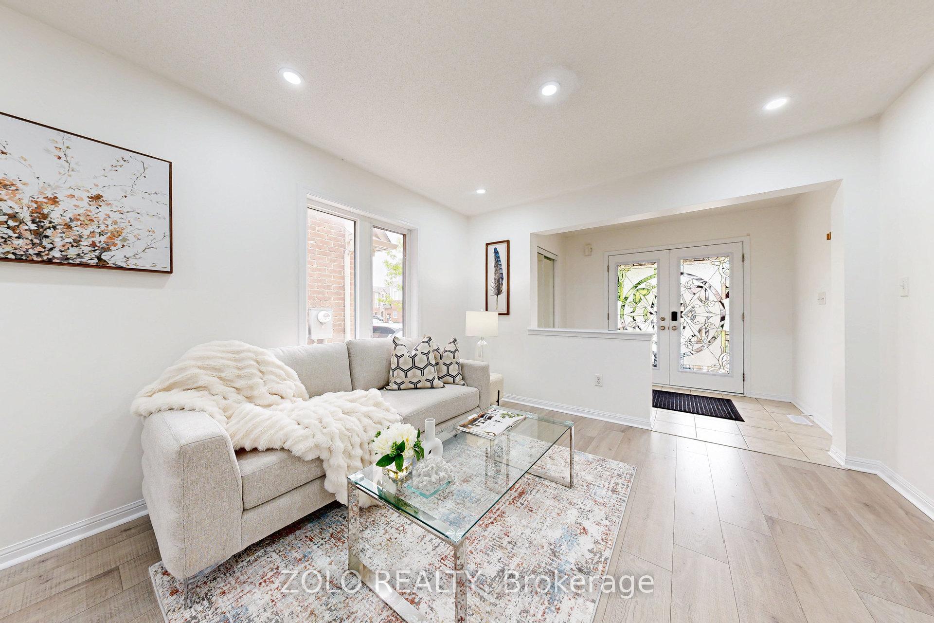 Photo 5 of 45 Haverty Trail, Brampton, Northwest Brampton — HOMEH