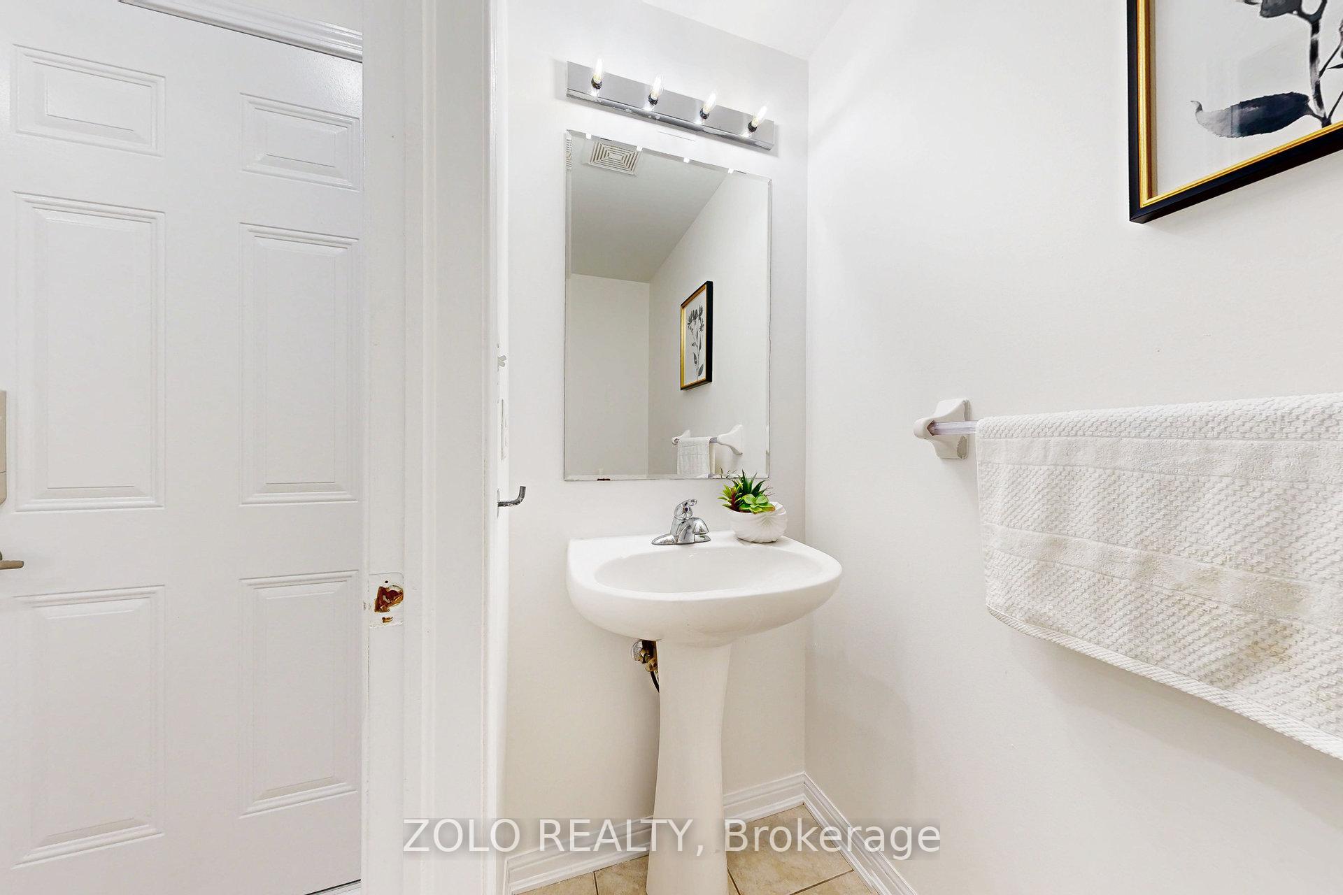Photo 12 of 45 Haverty Trail, Brampton, Northwest Brampton — HOMEH
