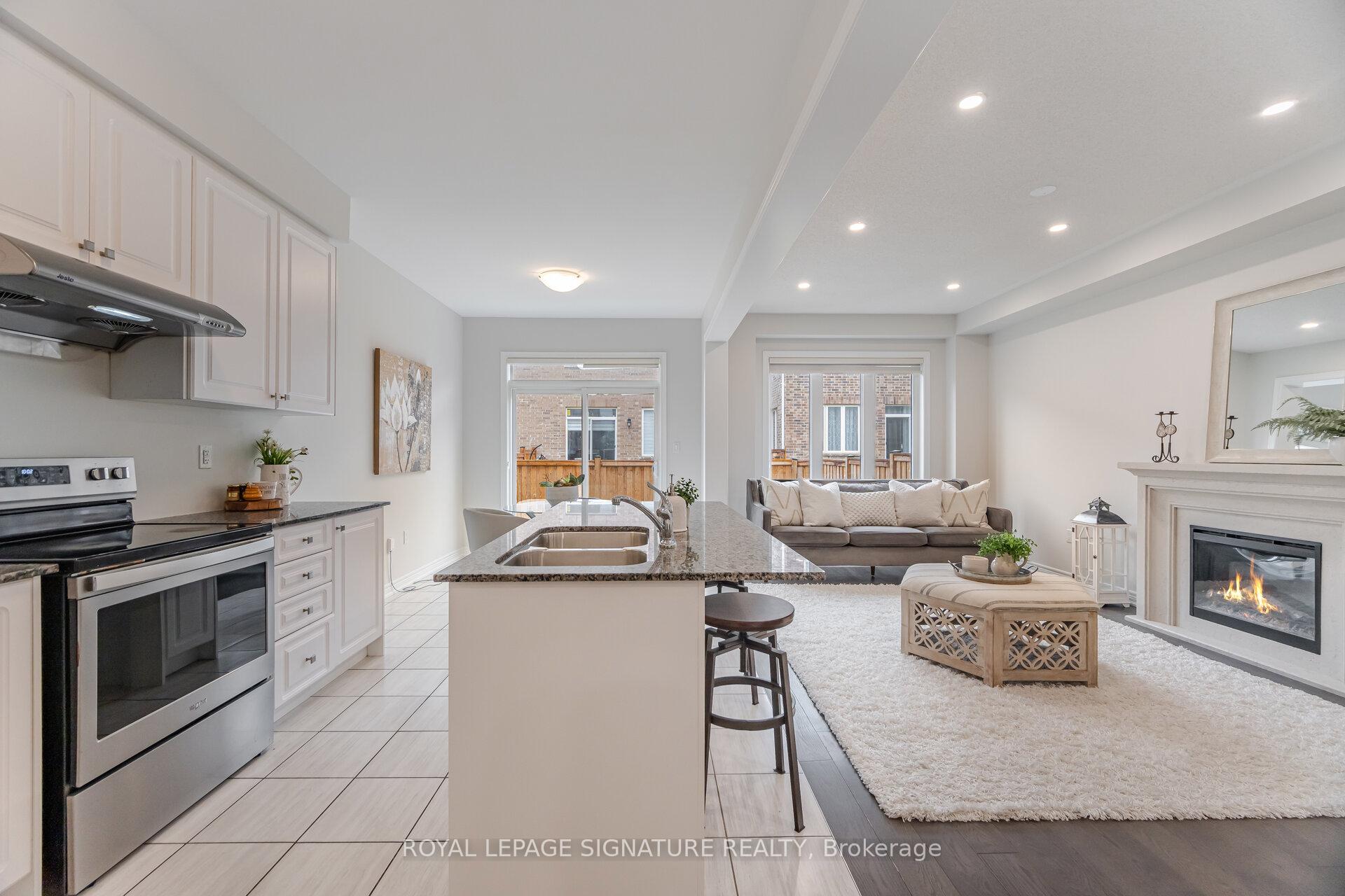 Photo 2 of 24 Brent Stephens Way, Brampton, Northwest Brampton — HOMEH