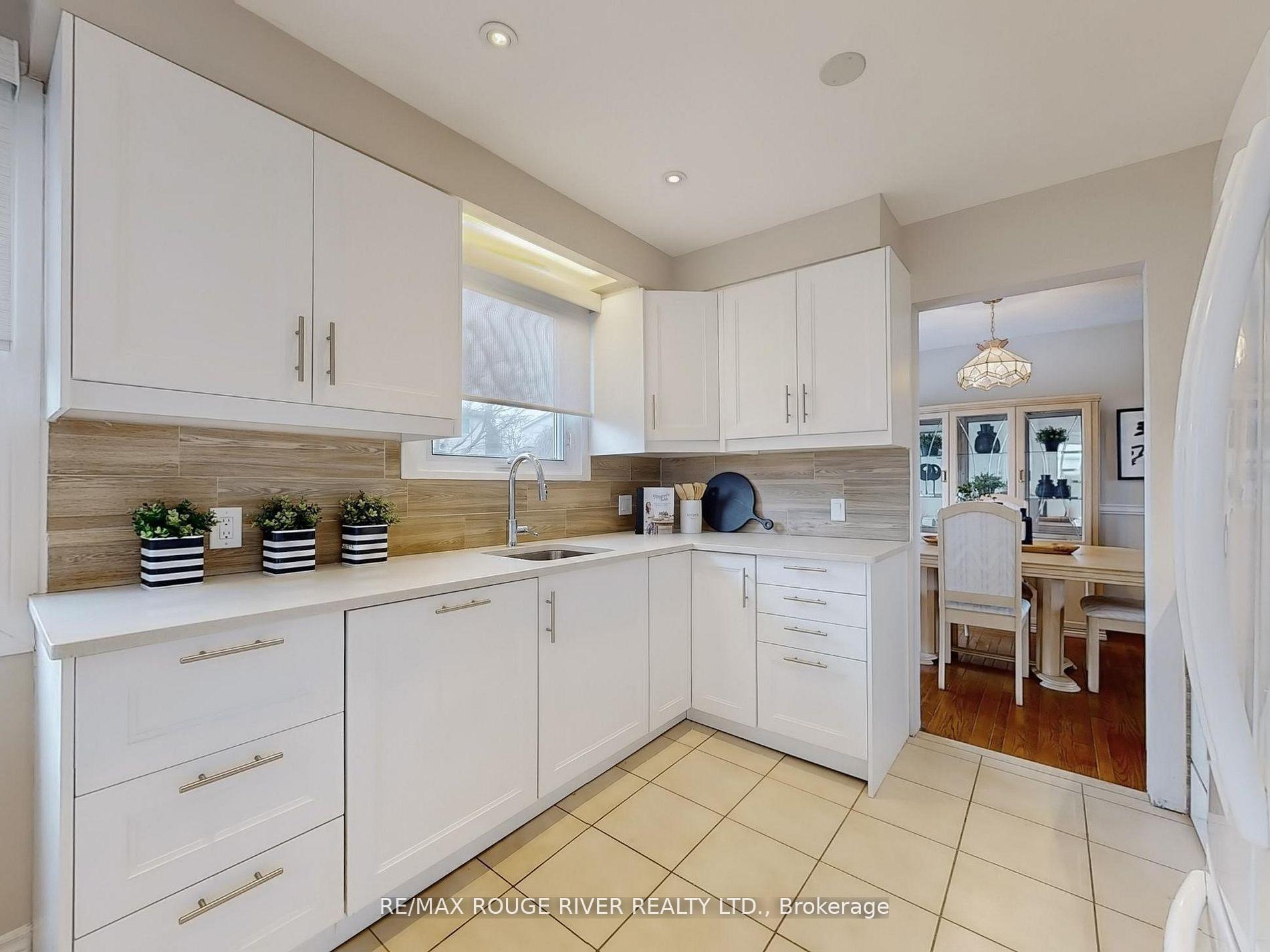 Photo 20 of 936 Cecylia Court, Pickering, West Shore — HOMEH
