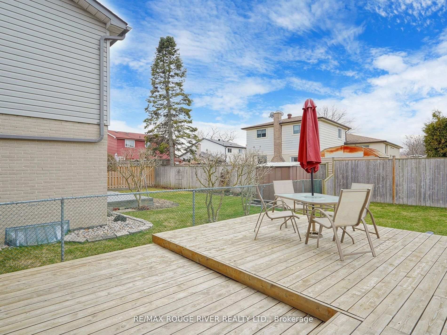 Photo 31 of 936 Cecylia Court, Pickering, West Shore — HOMEH
