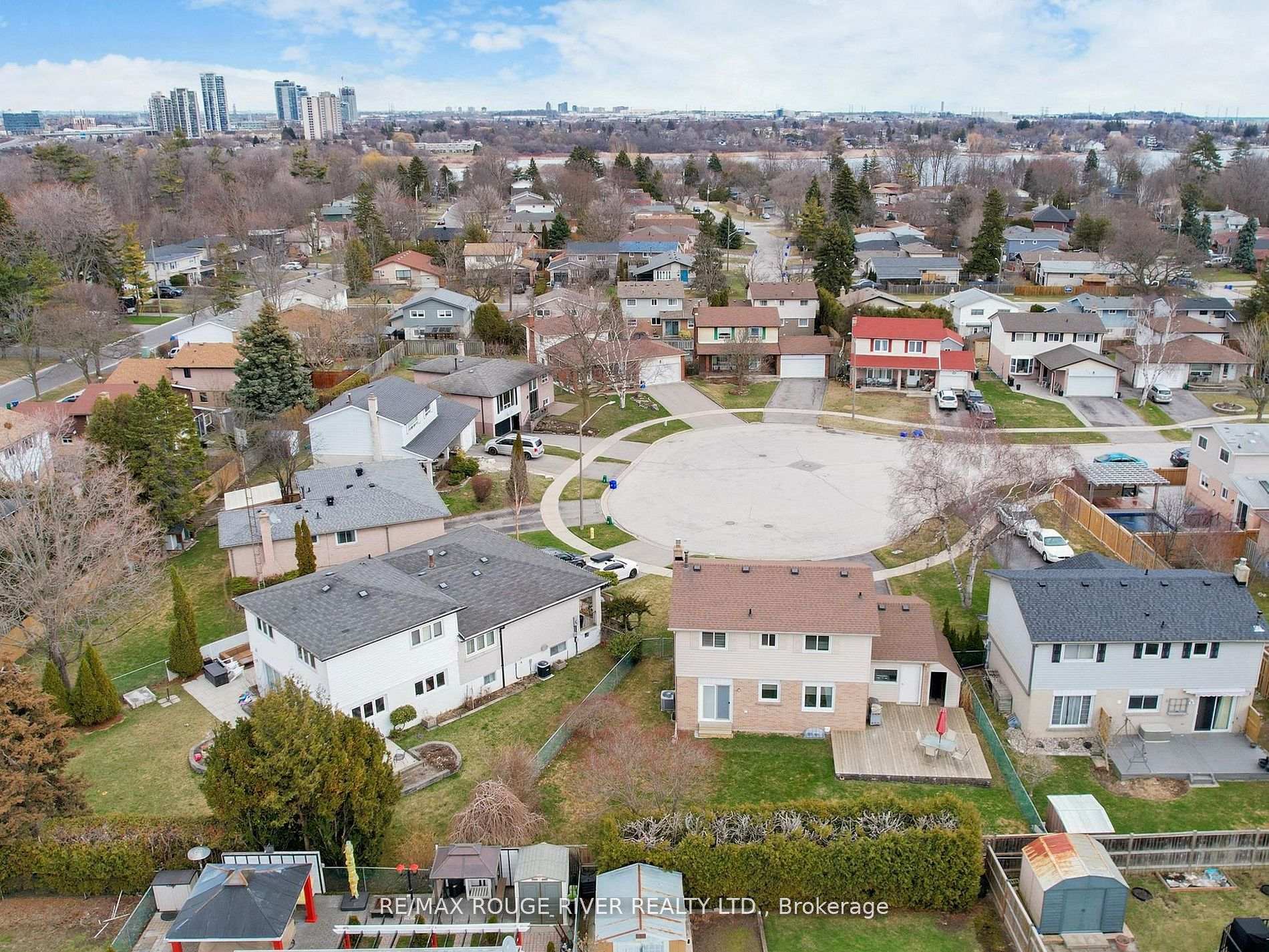 Photo 28 of 936 Cecylia Court, Pickering, West Shore — HOMEH