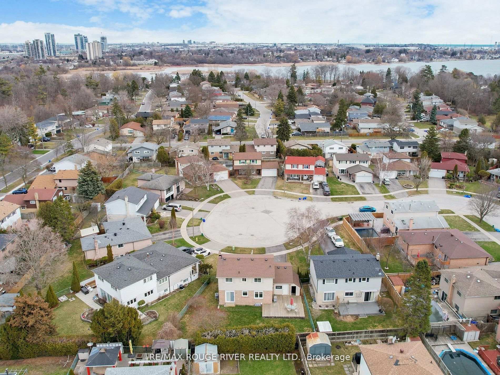 Photo 50 of 936 Cecylia Court, Pickering, West Shore — HOMEH