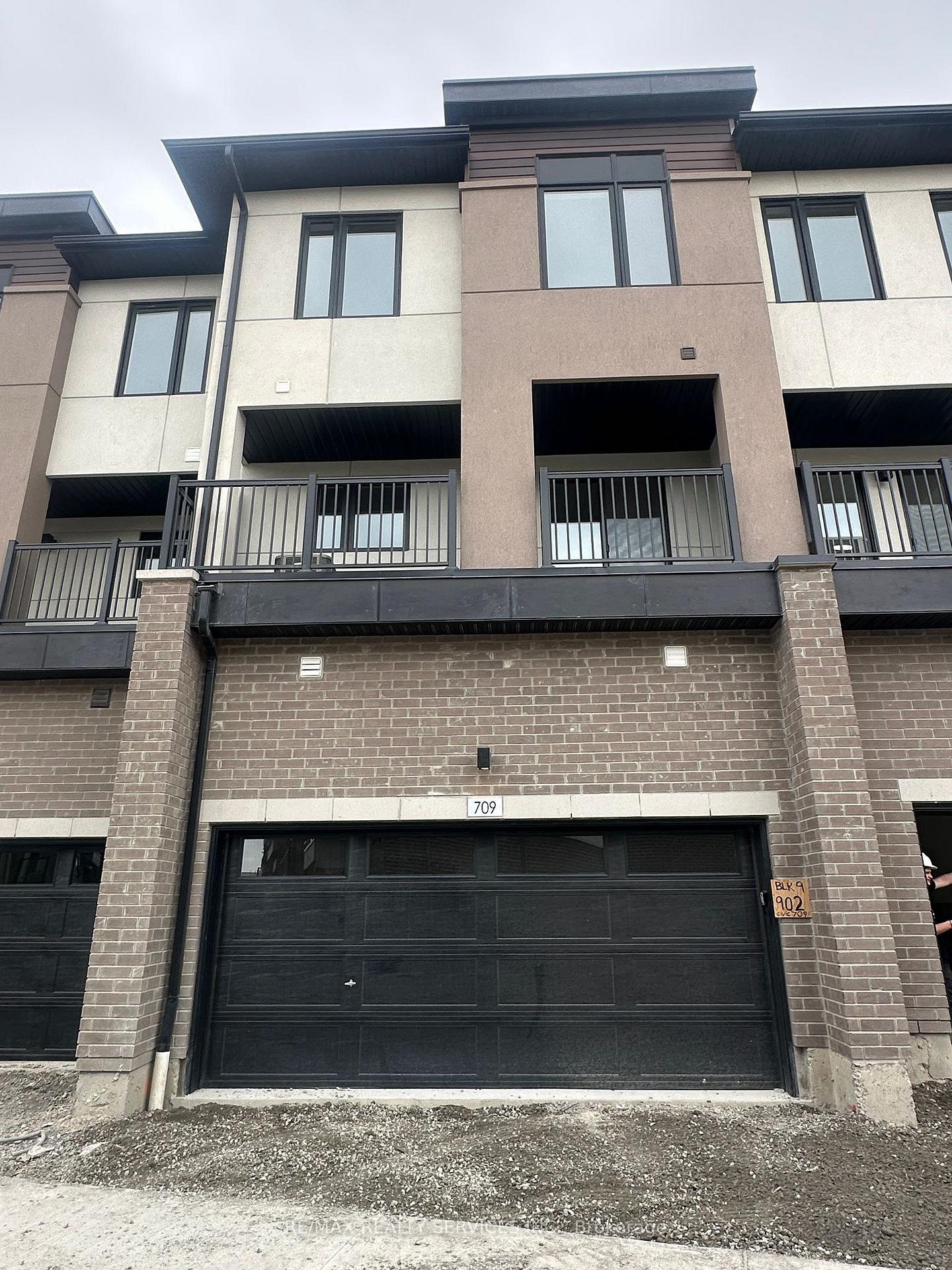 Photo 4 of Unit 709, 1695 Dersan Street, Pickering, Duffin Heights — HOMEH
