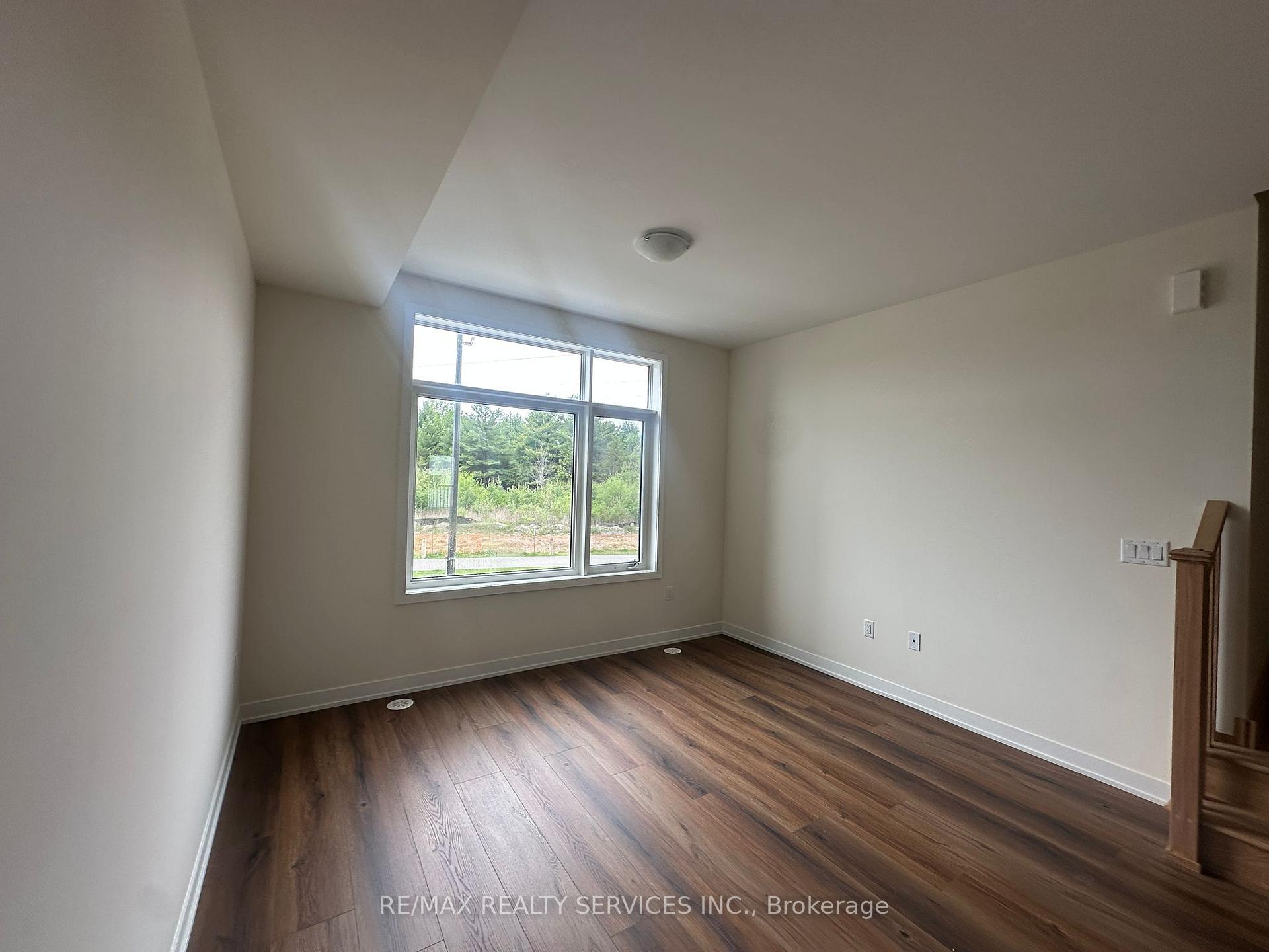 Photo 3 of Unit 709, 1695 Dersan Street, Pickering, Duffin Heights — HOMEH