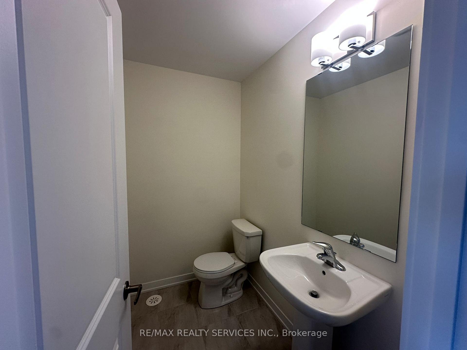 Photo 14 of Unit 709, 1695 Dersan Street, Pickering, Duffin Heights — HOMEH
