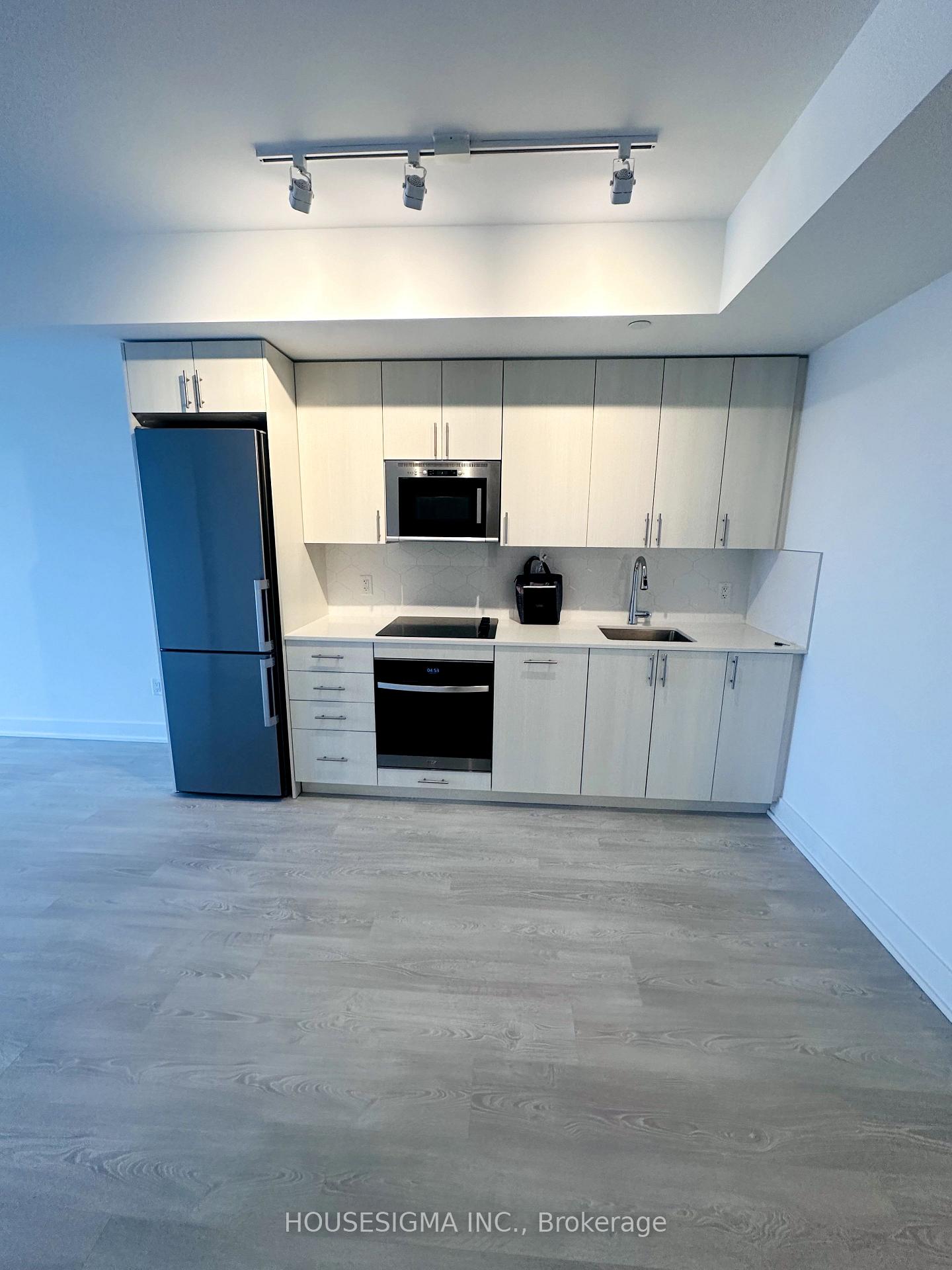Front of Unit 1710, 2545 Simcoe Street N