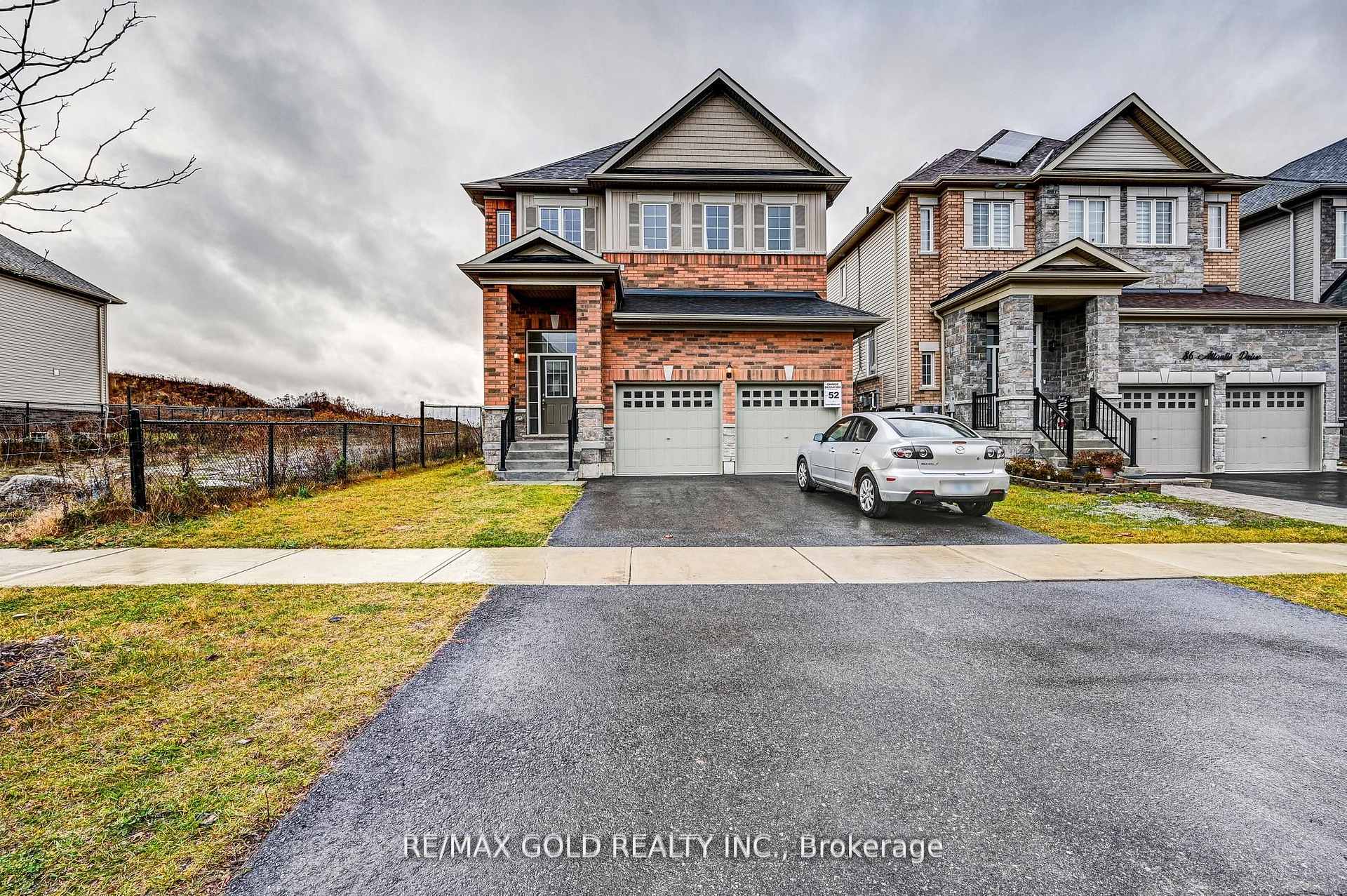 Front of 84 Atlantis Drive W