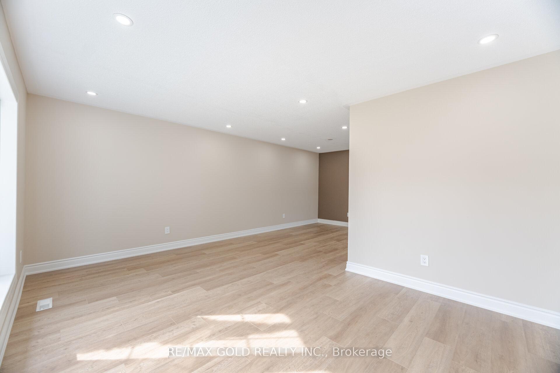 Photo 21 of 45 Darlington Crescent, Brampton, Southgate — HOMEH