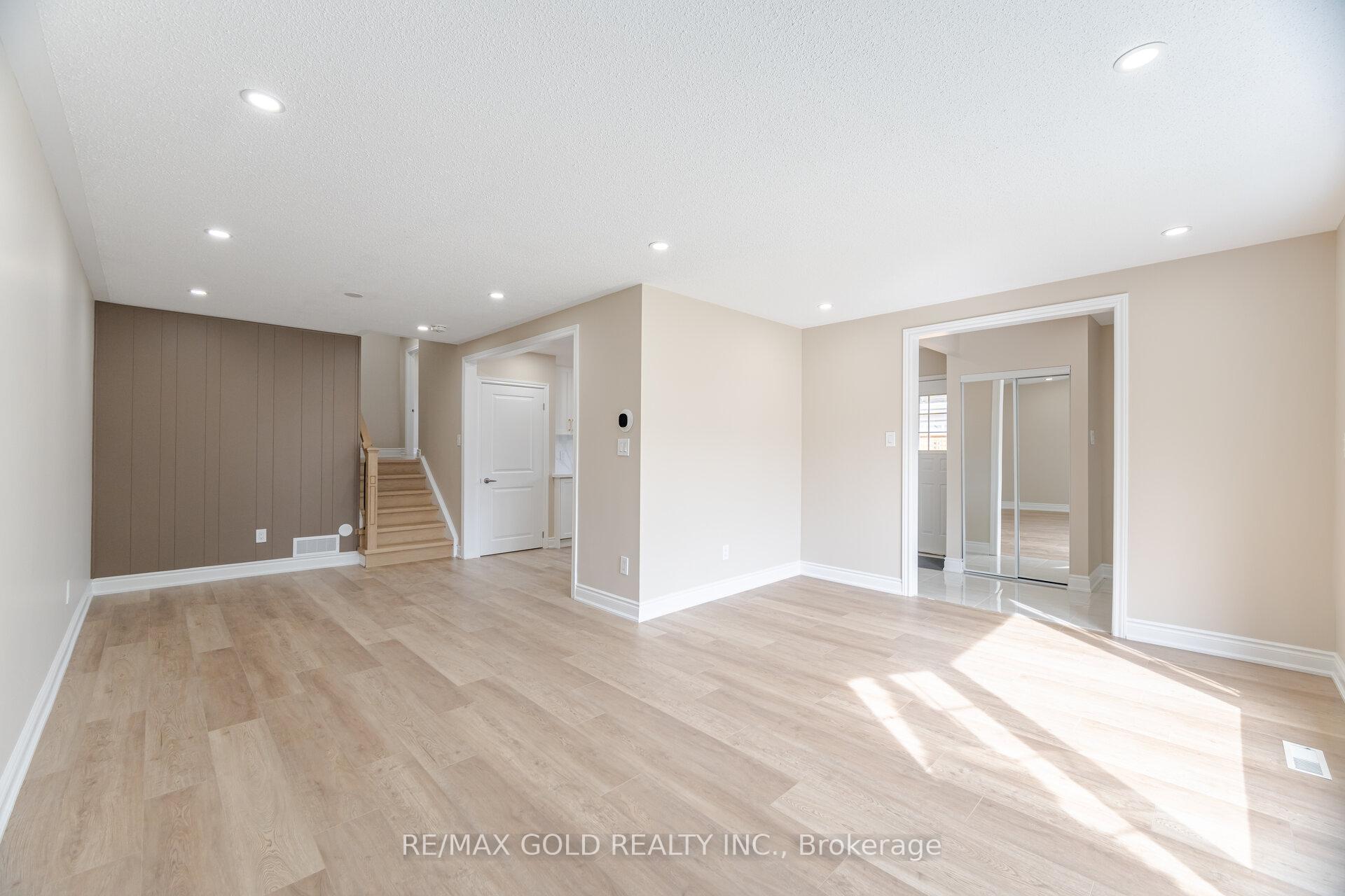 Photo 22 of 45 Darlington Crescent, Brampton, Southgate — HOMEH