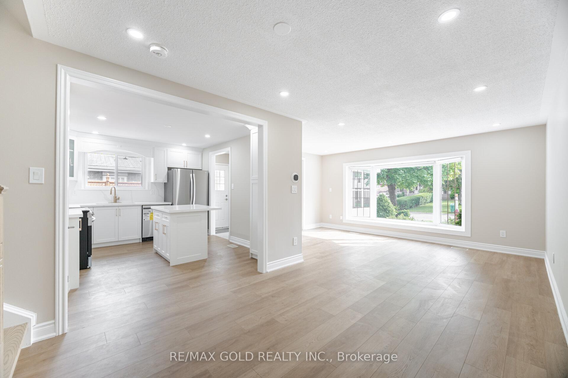Photo 34 of 45 Darlington Crescent, Brampton, Southgate — HOMEH