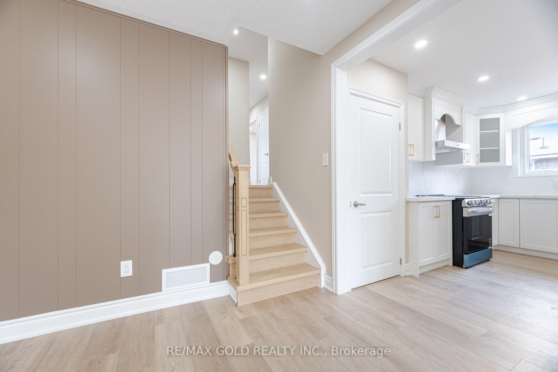 Photo 19 of 45 Darlington Crescent, Brampton, Southgate — HOMEH