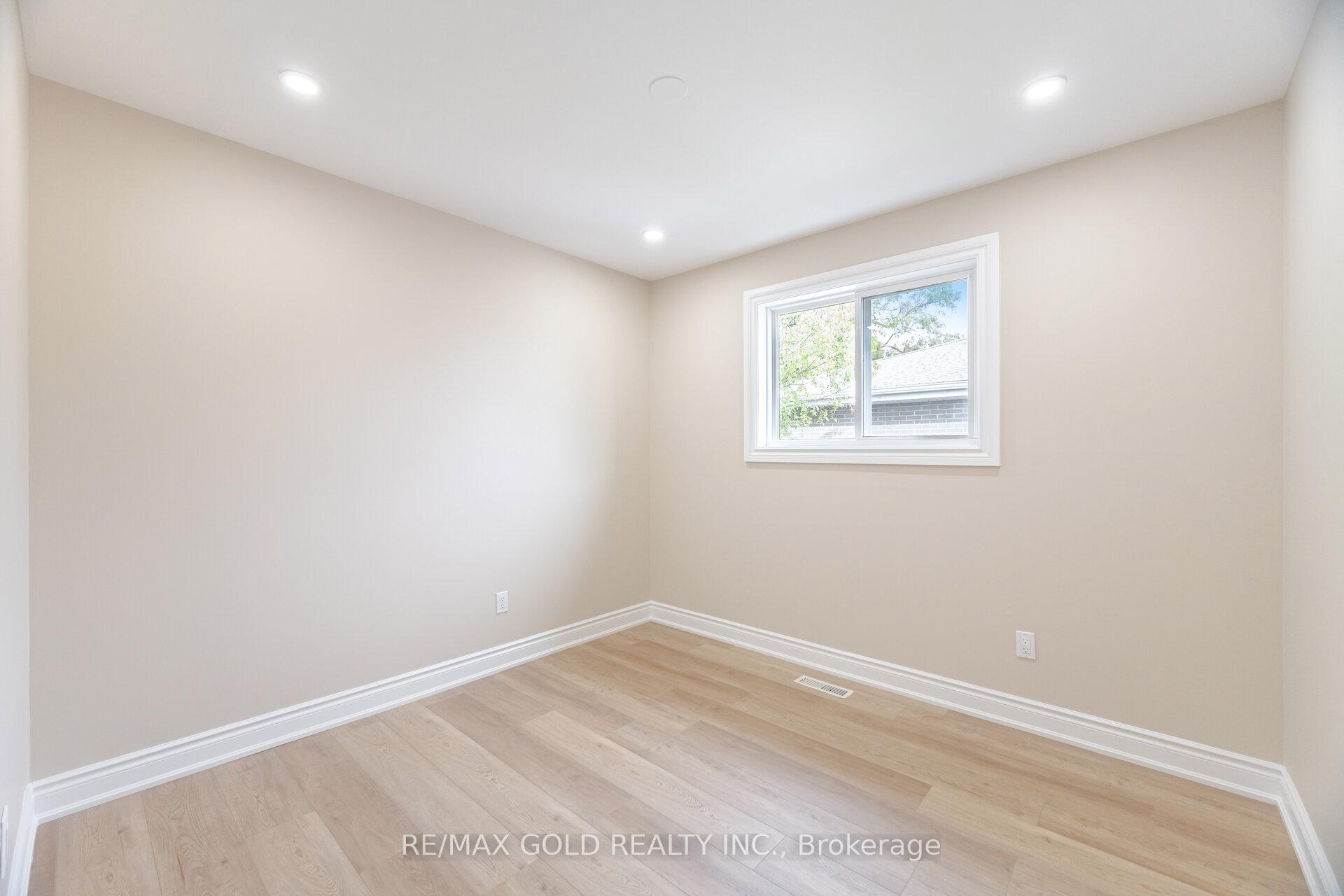 Photo 29 of 45 Darlington Crescent, Brampton, Southgate — HOMEH