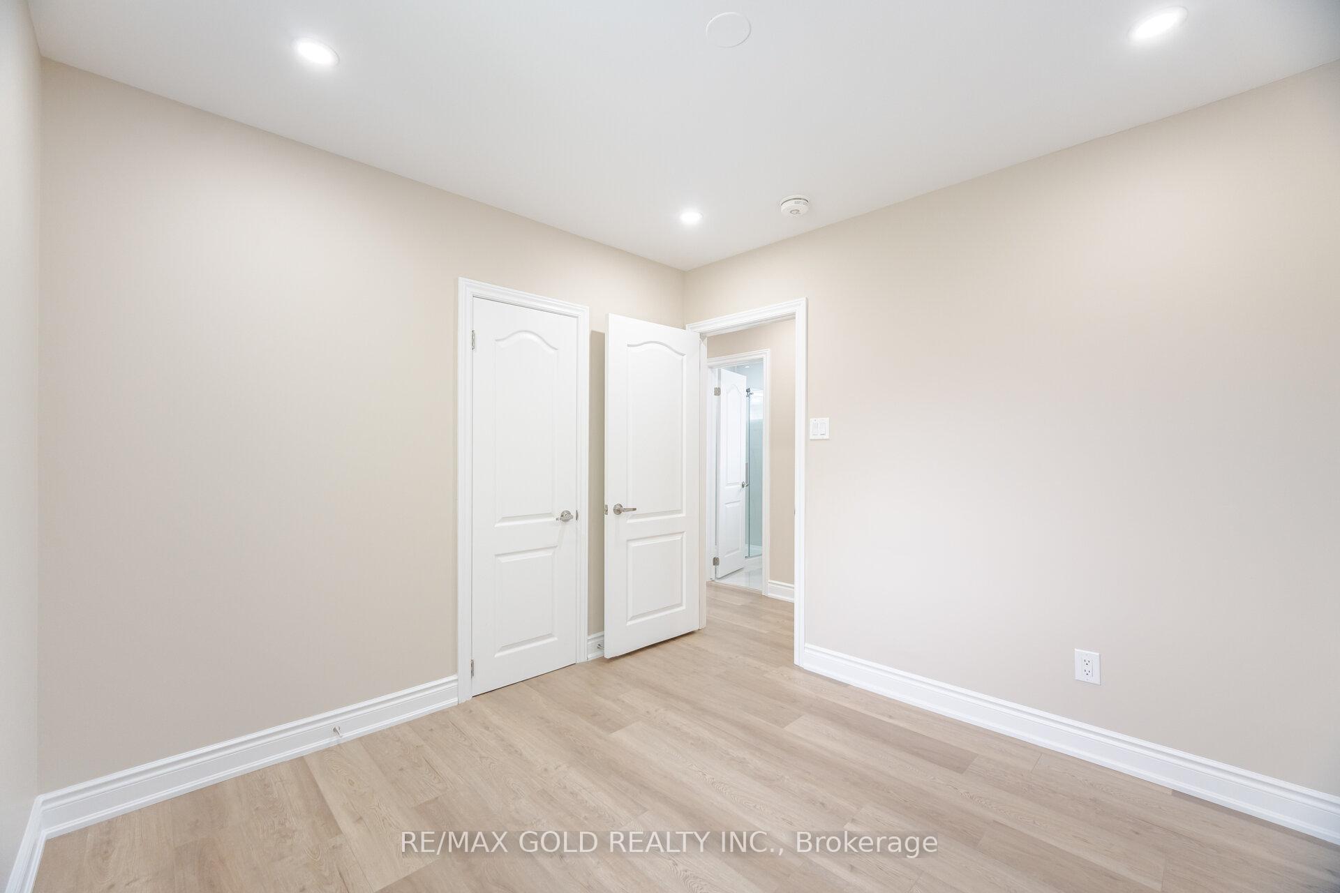 Photo 20 of 45 Darlington Crescent, Brampton, Southgate — HOMEH