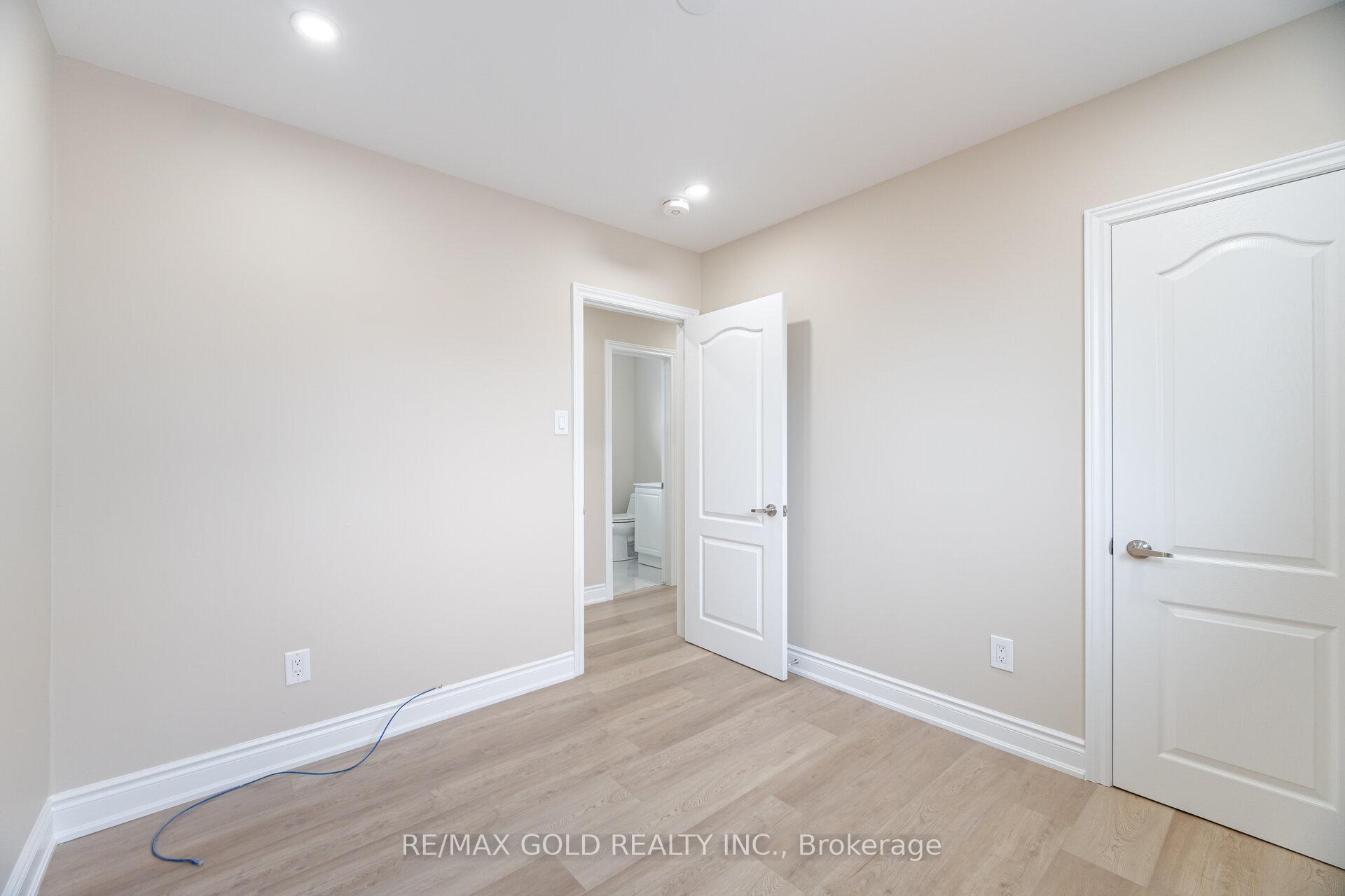 Photo 28 of 45 Darlington Crescent, Brampton, Southgate — HOMEH