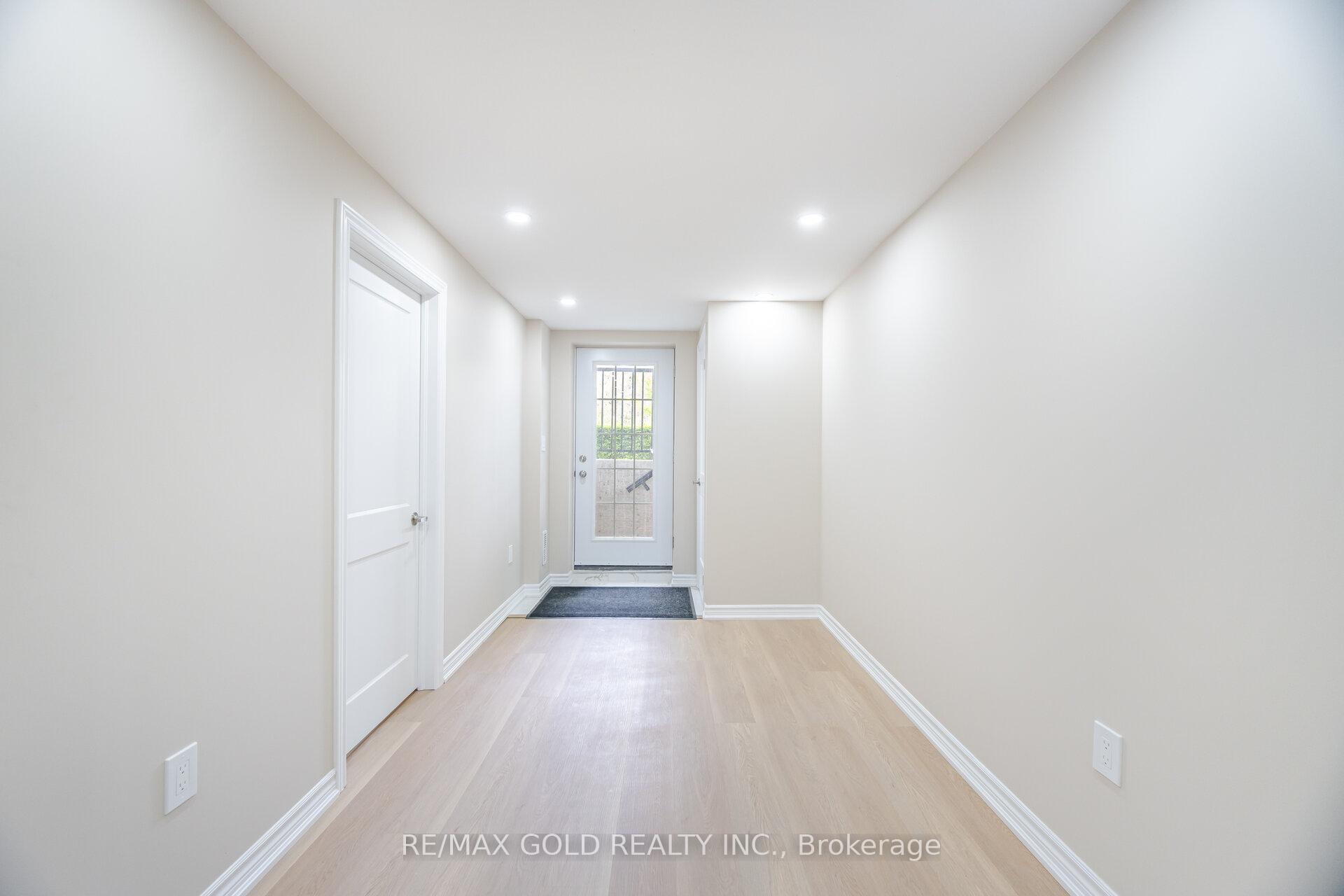 Photo 36 of 45 Darlington Crescent, Brampton, Southgate — HOMEH
