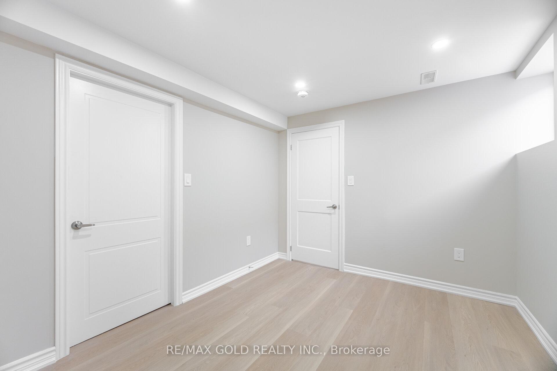 Photo 42 of 45 Darlington Crescent, Brampton, Southgate — HOMEH