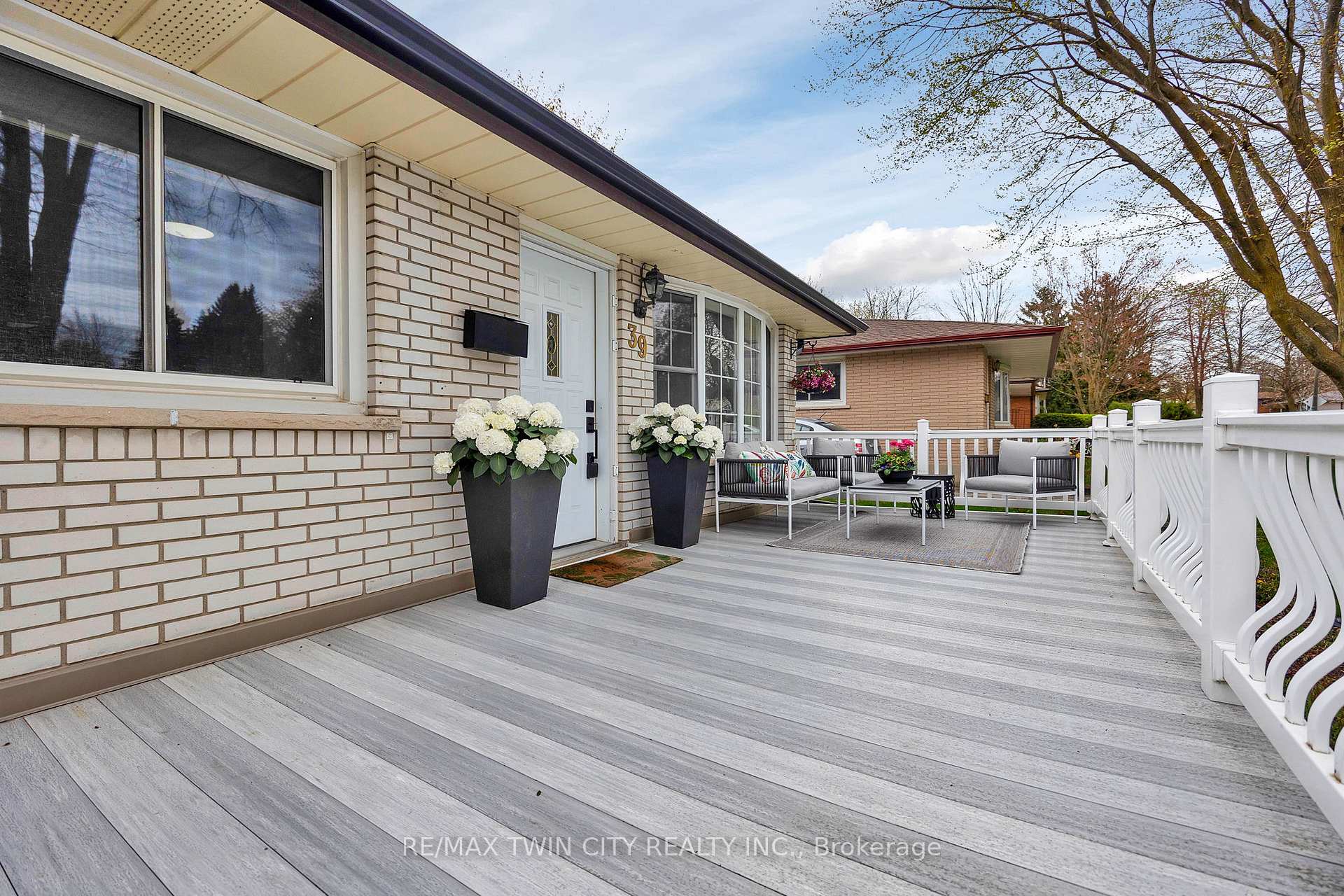 Photo 7 of 39 Cartier Drive, Kitchener — HOMEH
