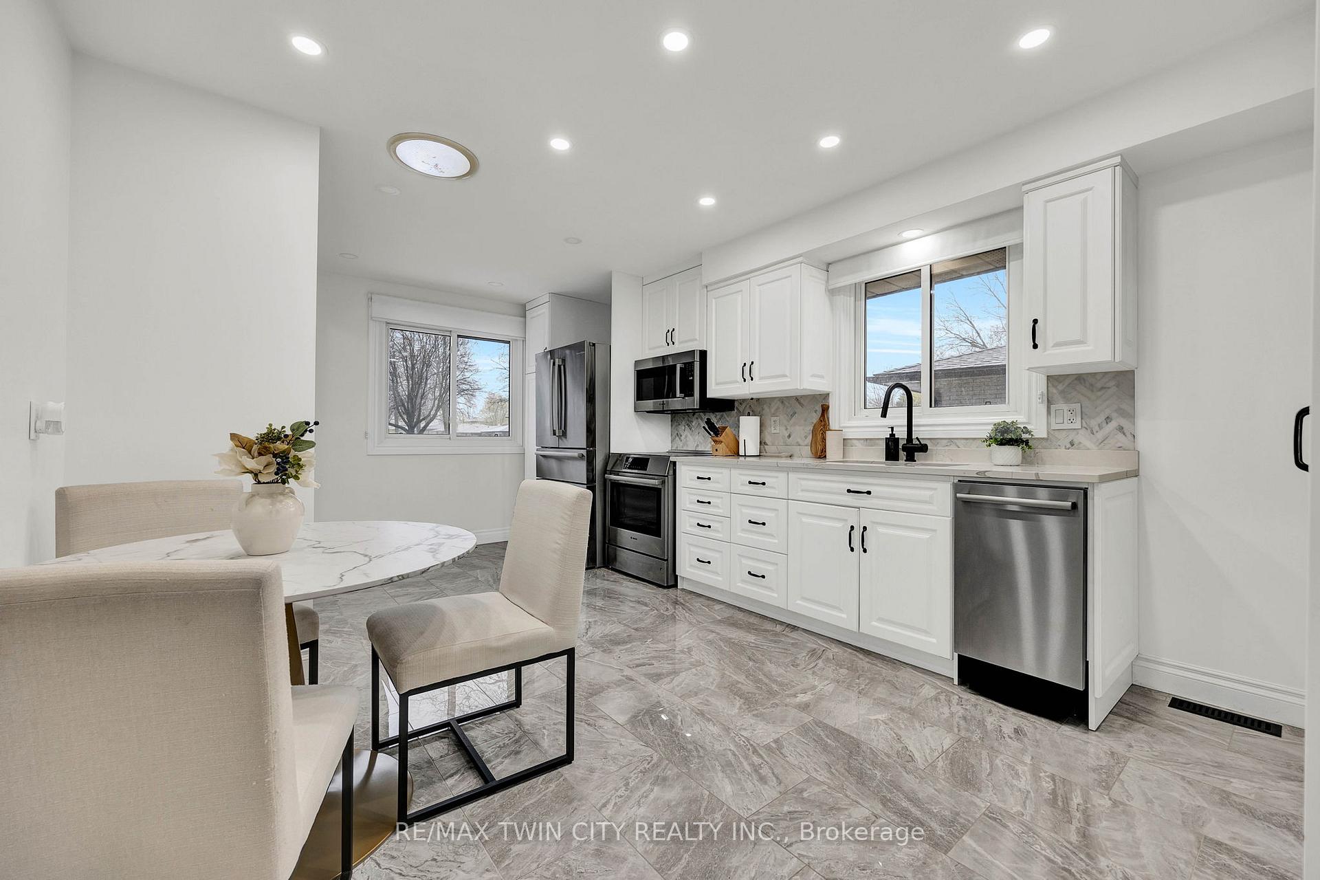 Photo 6 of 39 Cartier Drive, Kitchener — HOMEH