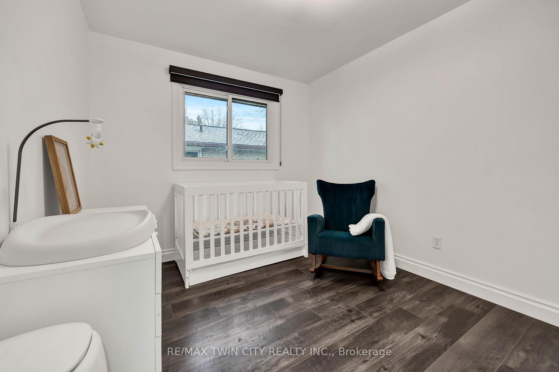 Photo 10 of 39 Cartier Drive, Kitchener — HOMEH