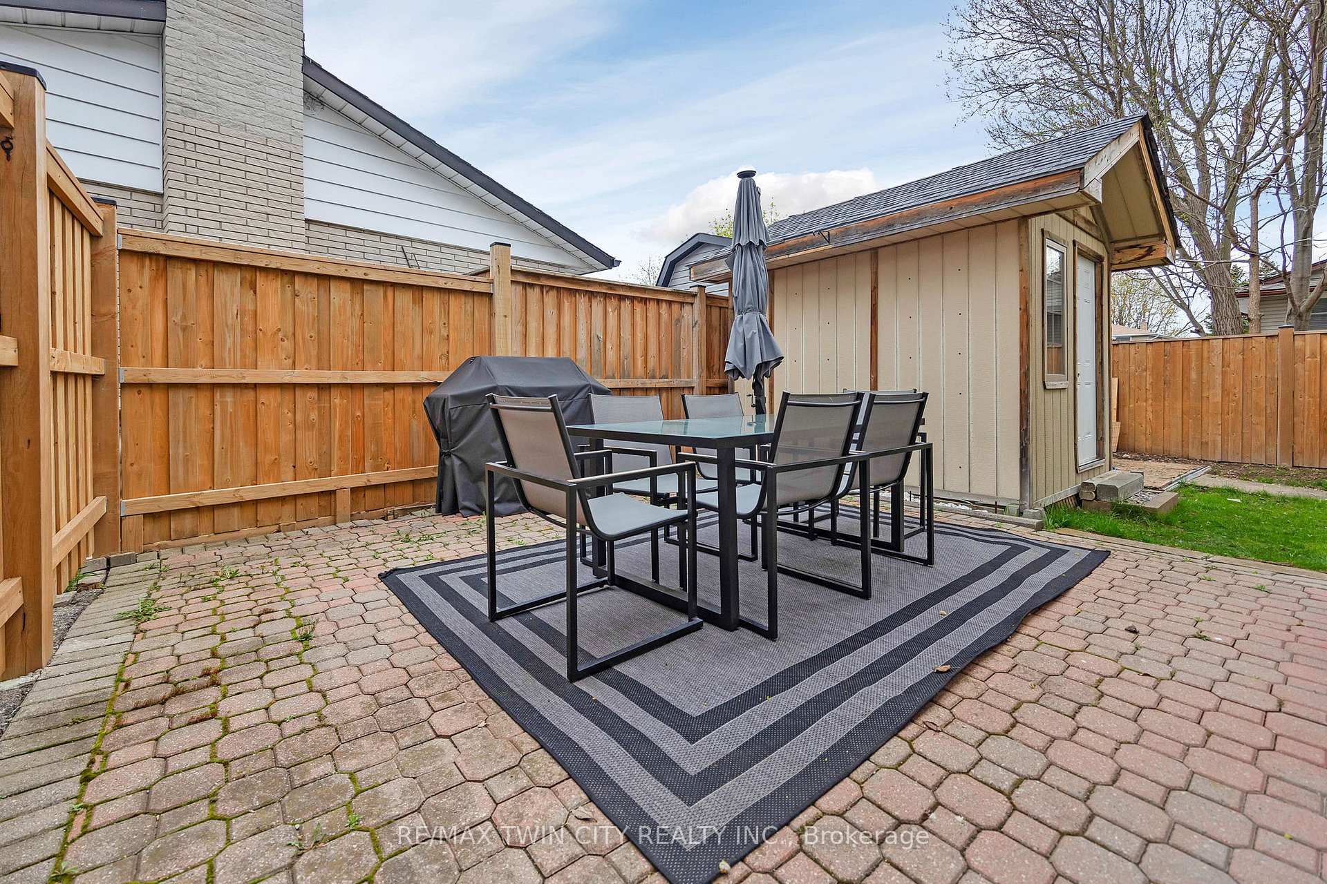 Photo 18 of 39 Cartier Drive, Kitchener — HOMEH