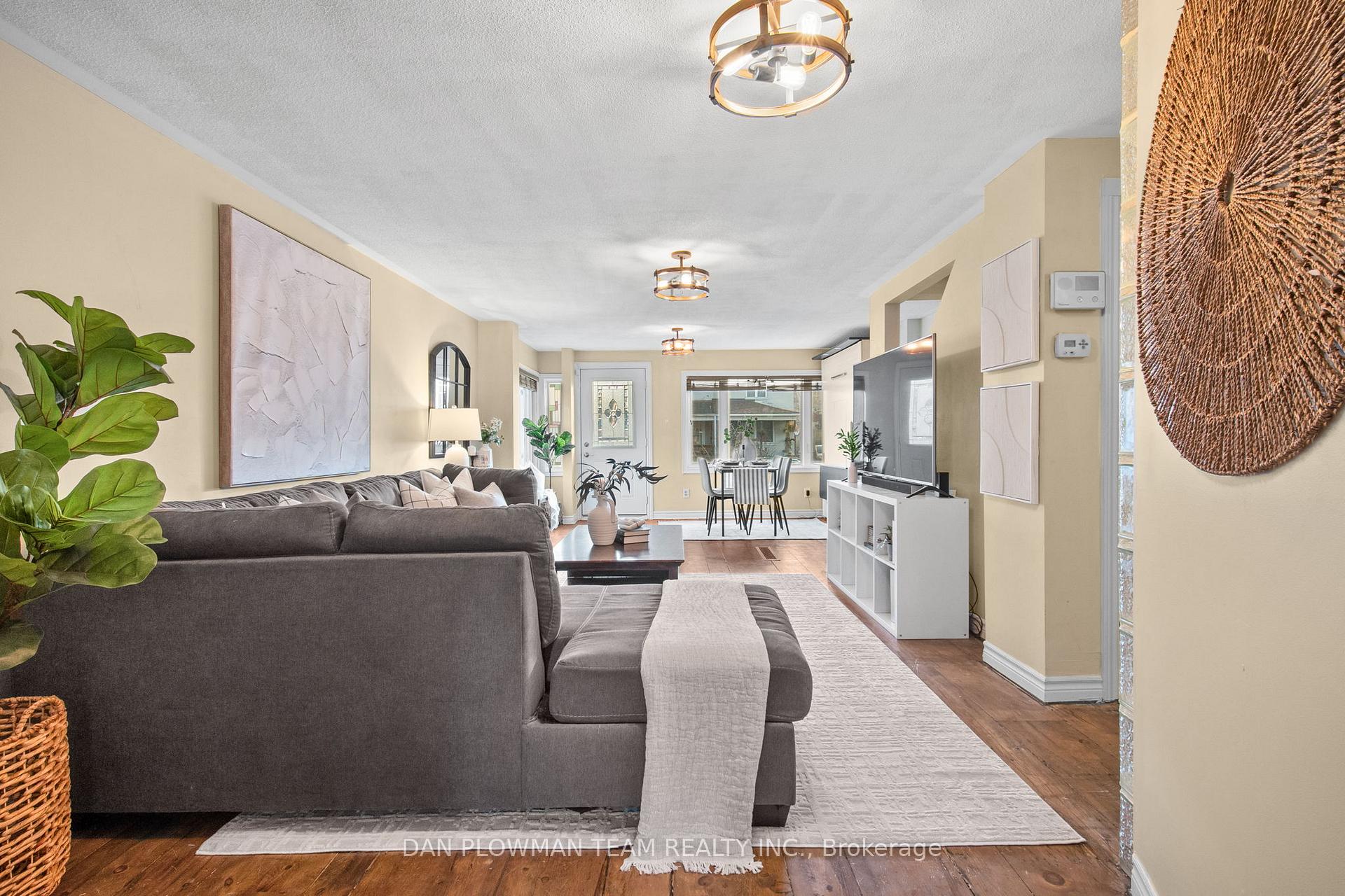 Photo 10 of 68 Third Avenue, Oshawa, Central — HOMEH