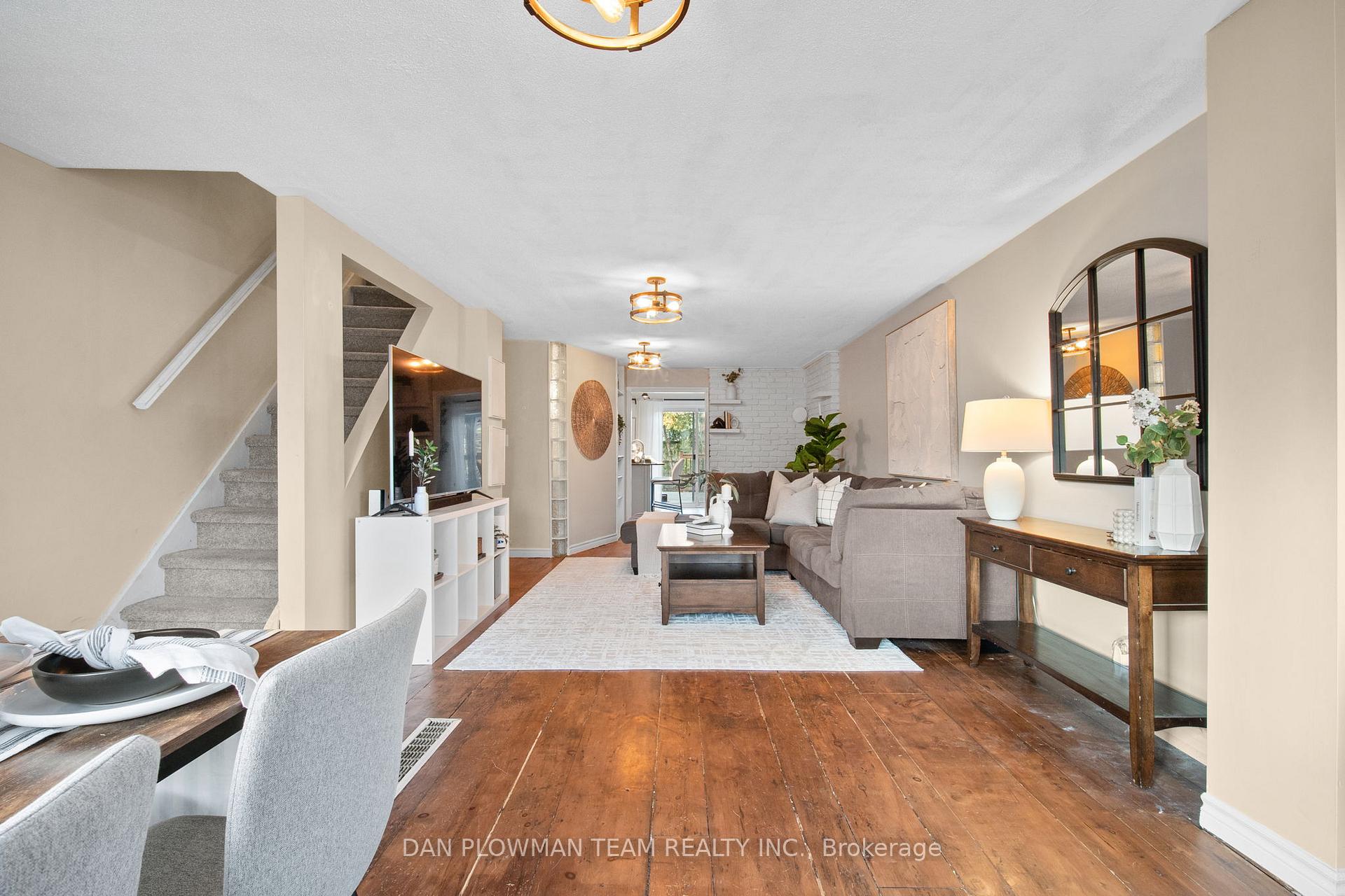 Photo 9 of 68 Third Avenue, Oshawa, Central — HOMEH
