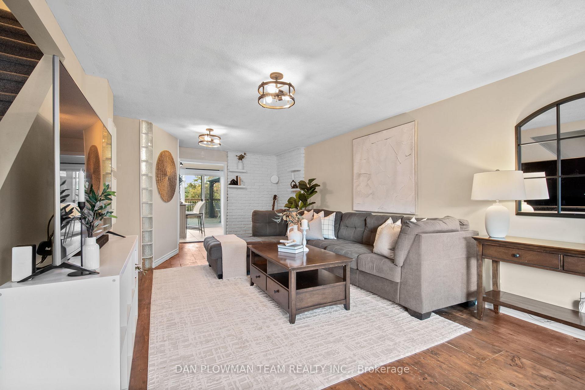 Photo 11 of 68 Third Avenue, Oshawa, Central — HOMEH