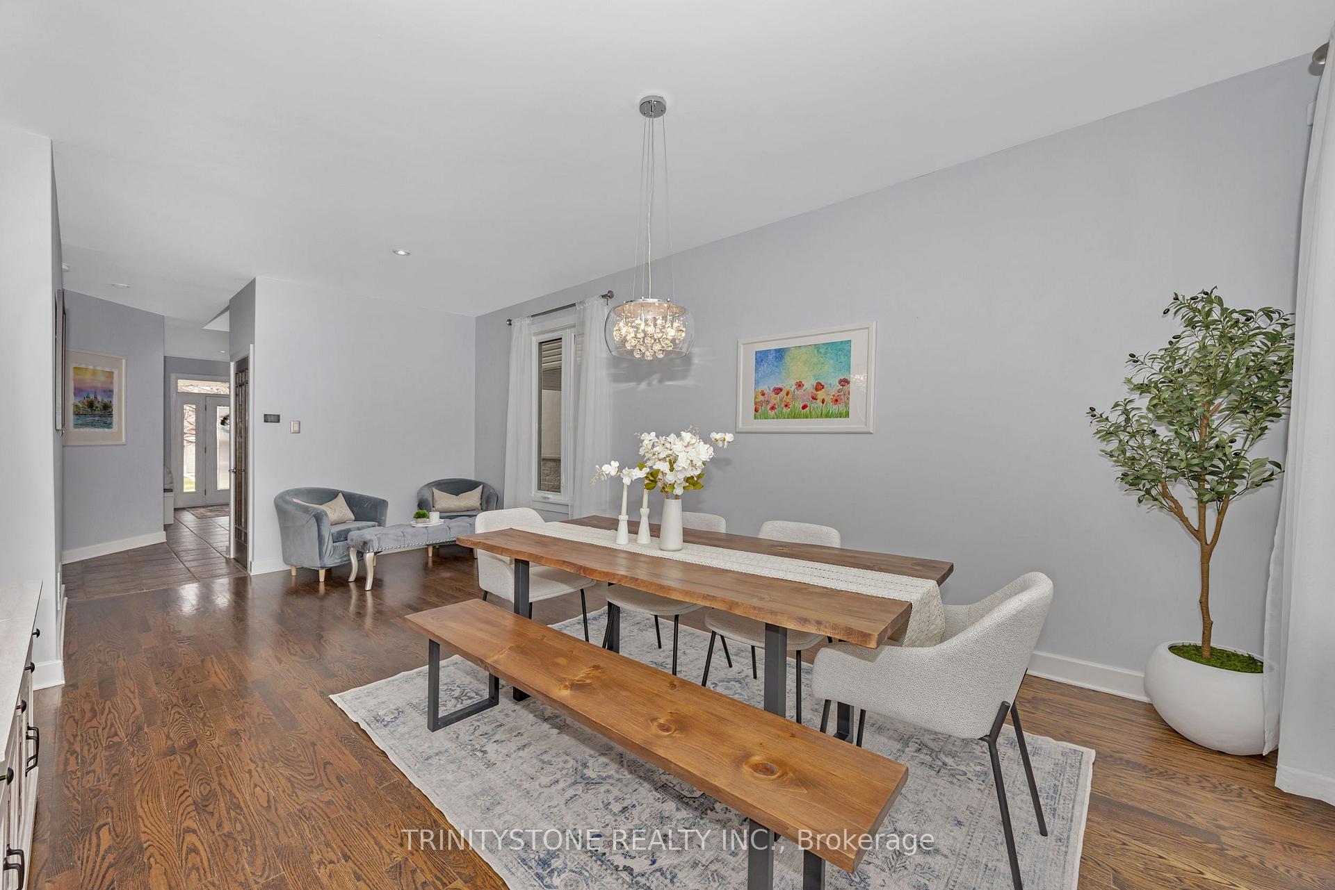 Photo 11 of 24 Friendly Crescent, Ottawa, Stittsville (South) — HOMEH