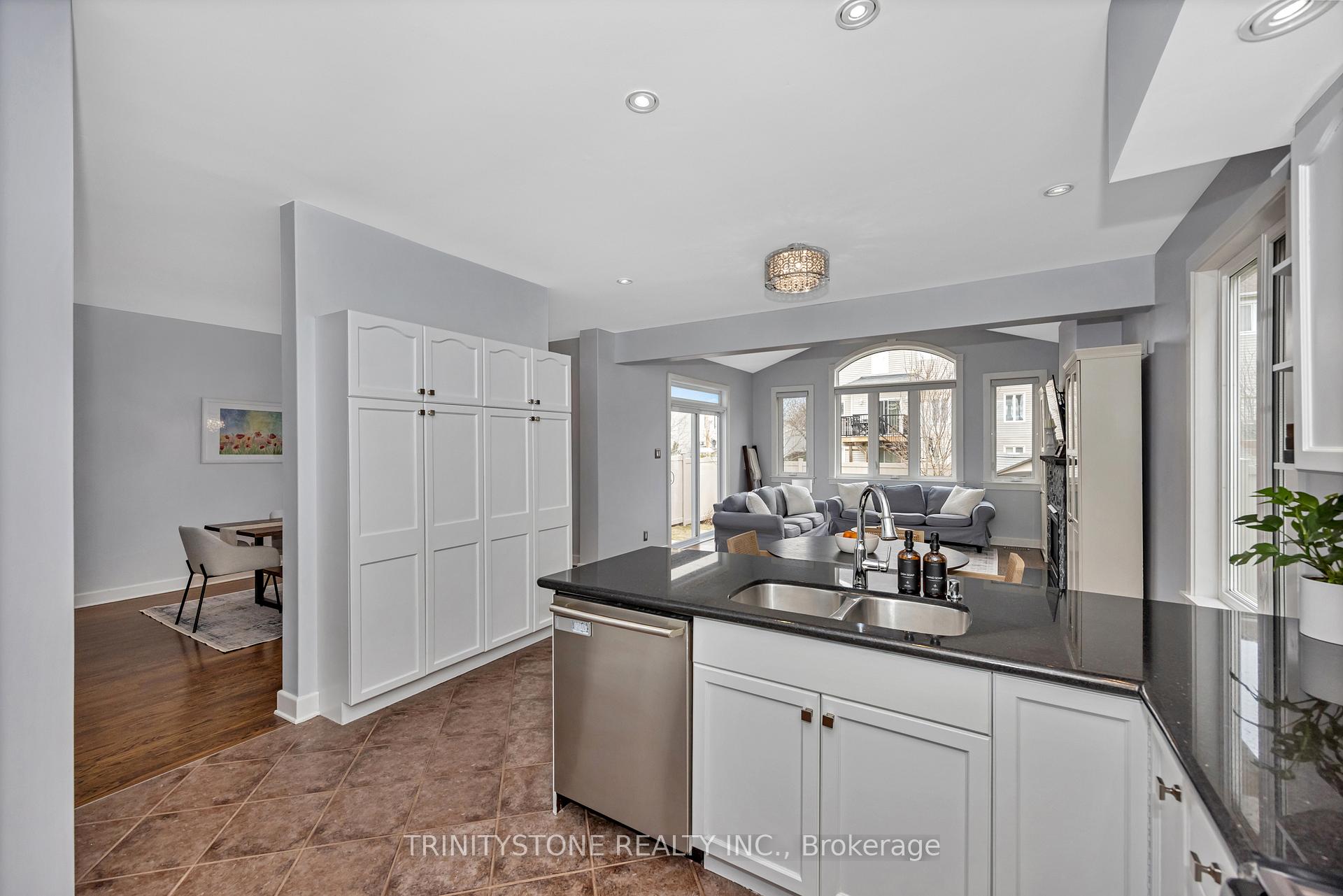 Photo 35 of 24 Friendly Crescent, Ottawa, Stittsville (South) — HOMEH