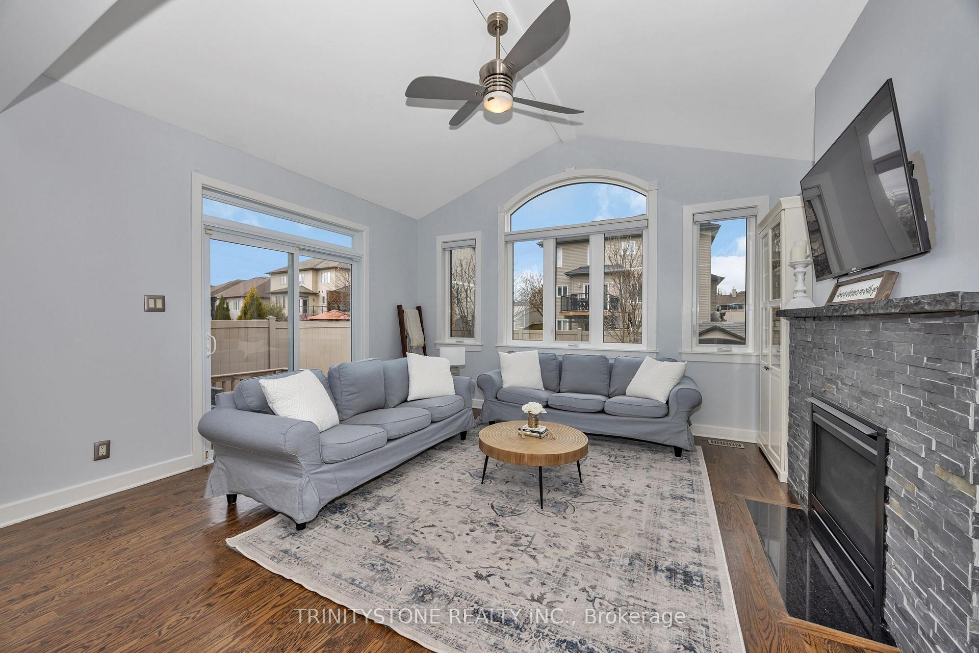 Photo 13 of 24 Friendly Crescent, Ottawa, Stittsville (South) — HOMEH