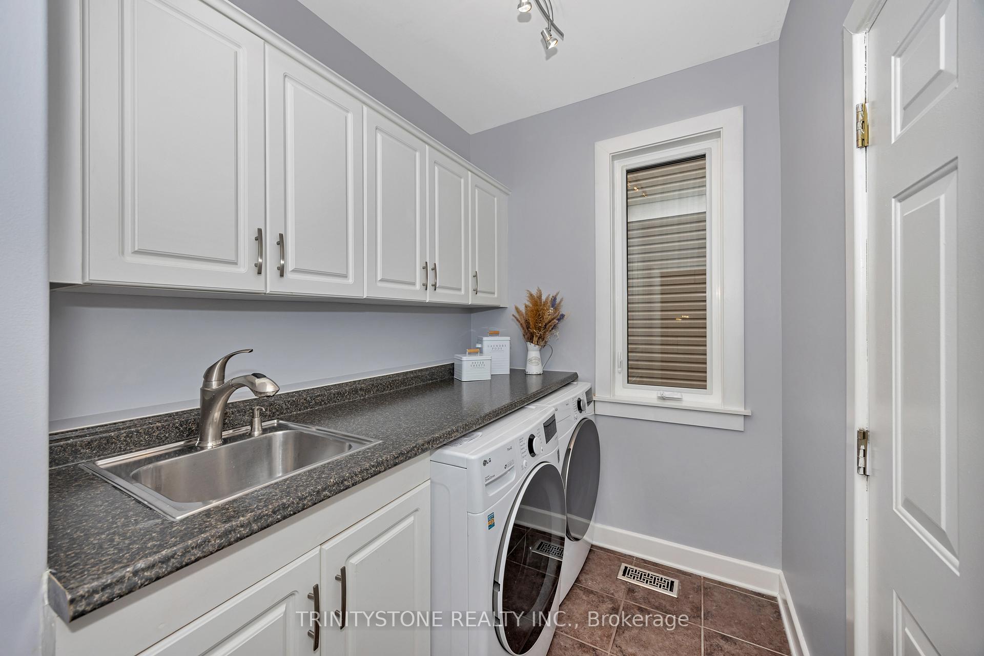 Photo 15 of 24 Friendly Crescent, Ottawa, Stittsville (South) — HOMEH