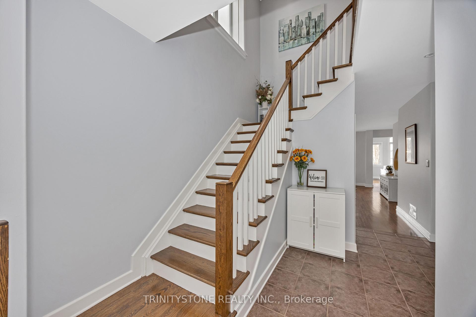 Photo 12 of 24 Friendly Crescent, Ottawa, Stittsville (South) — HOMEH