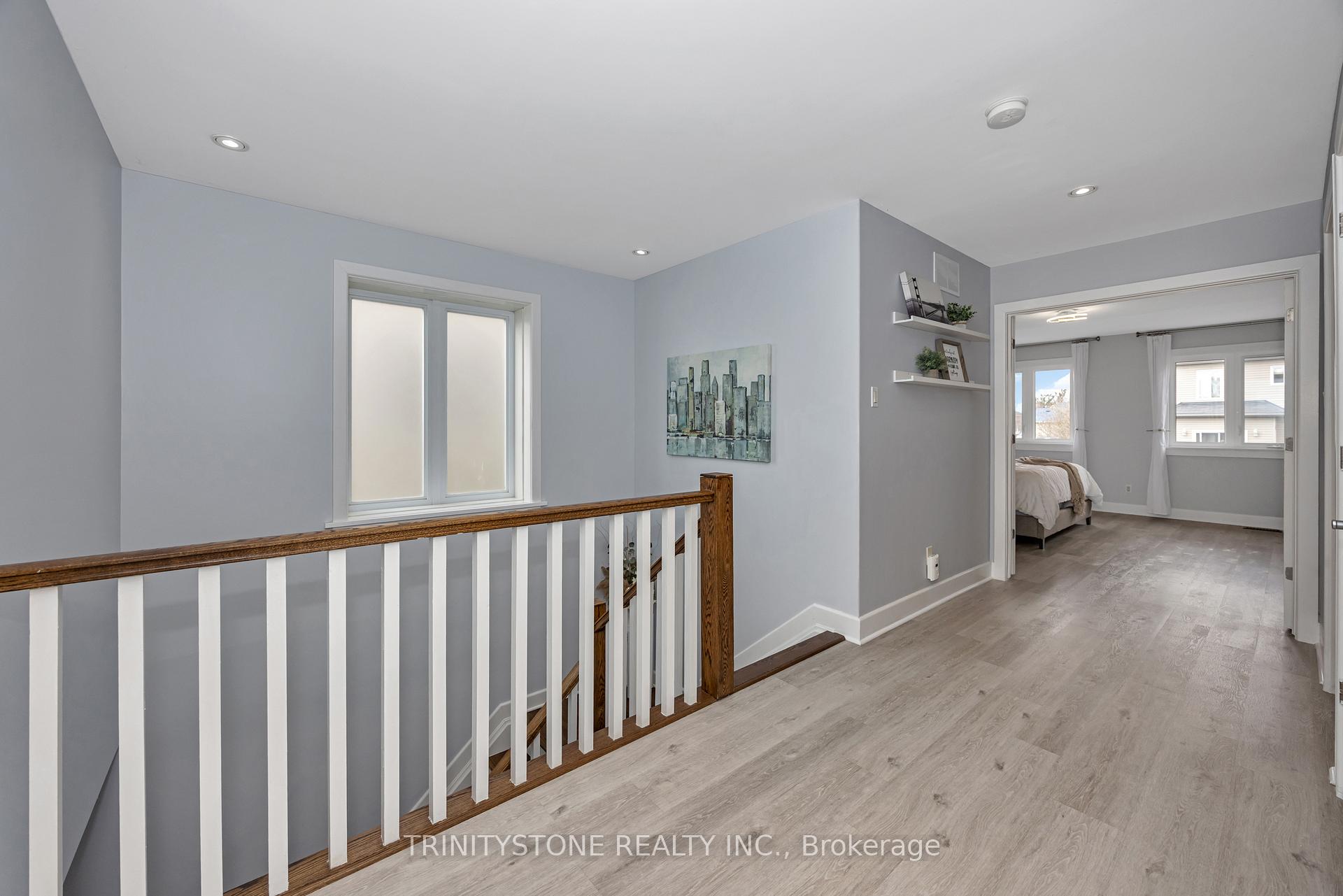 Photo 3 of 24 Friendly Crescent, Ottawa, Stittsville (South) — HOMEH