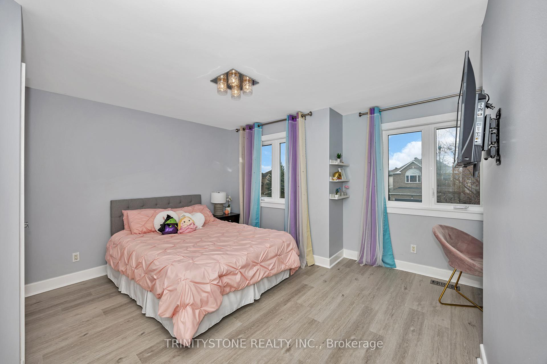 Photo 14 of 24 Friendly Crescent, Ottawa, Stittsville (South) — HOMEH