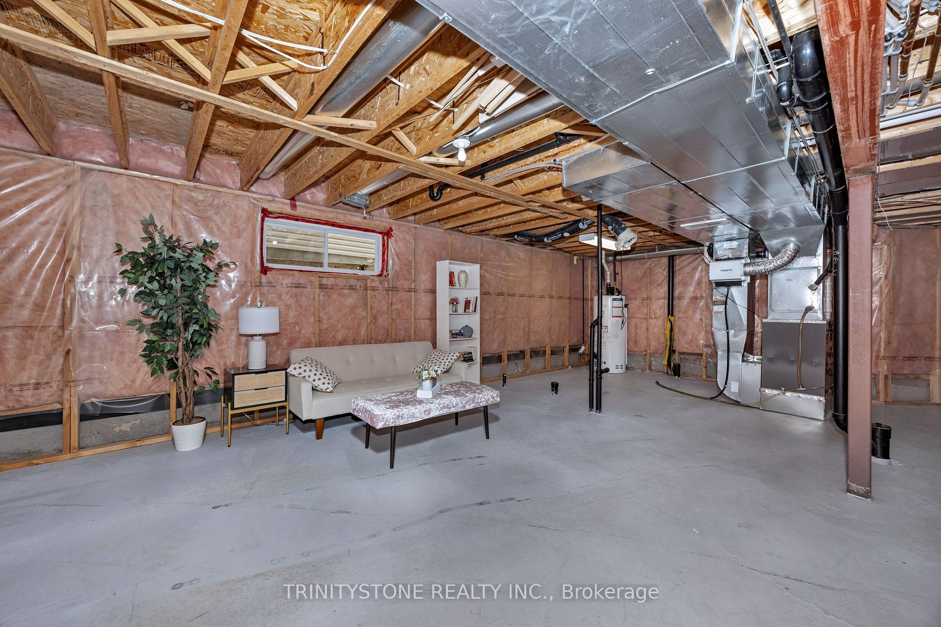 Photo 26 of 24 Friendly Crescent, Ottawa, Stittsville (South) — HOMEH