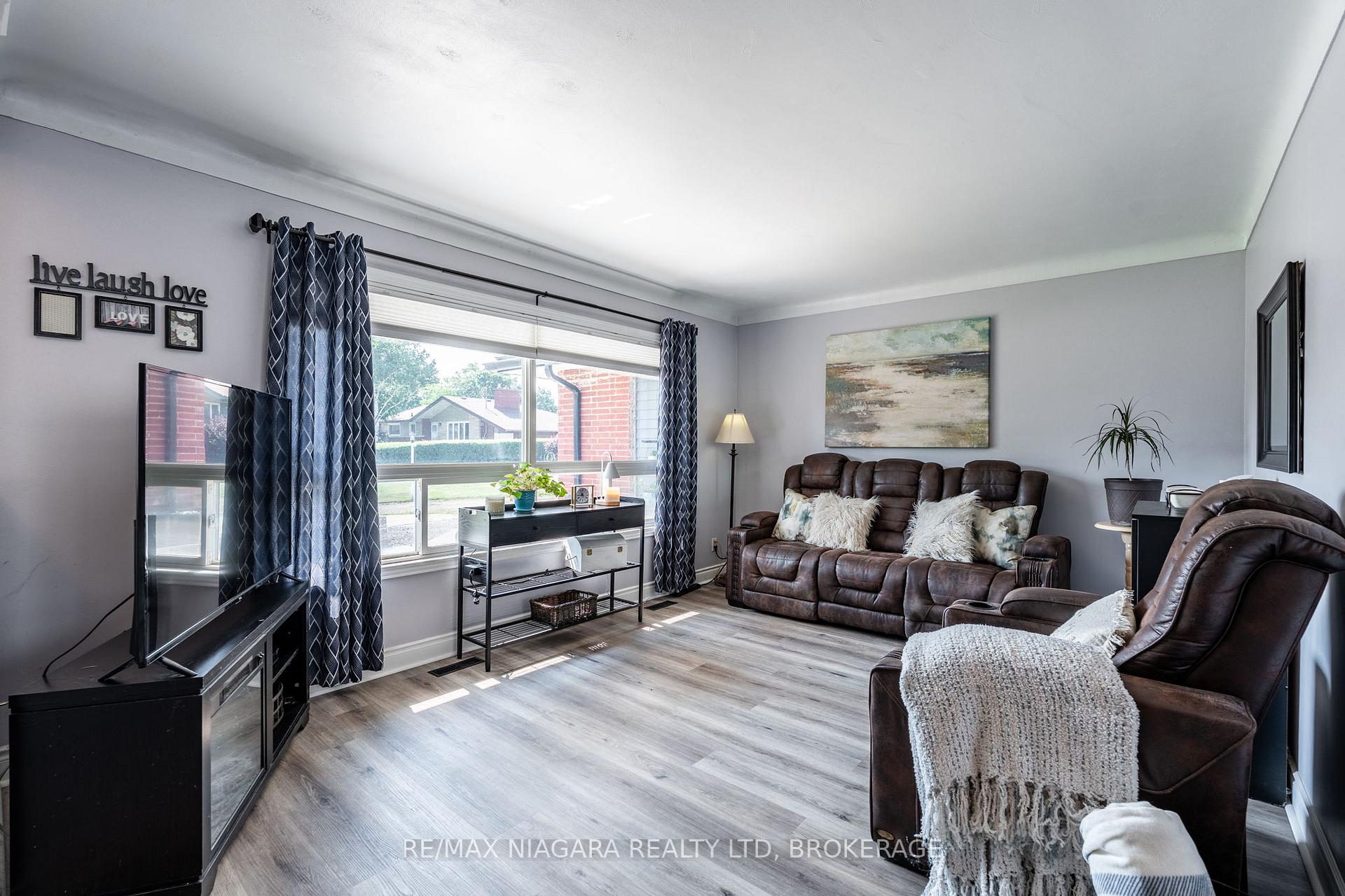 Photo 6 of 11 Almond Gardens, Grimsby, Grimsby Beach — HOMEH