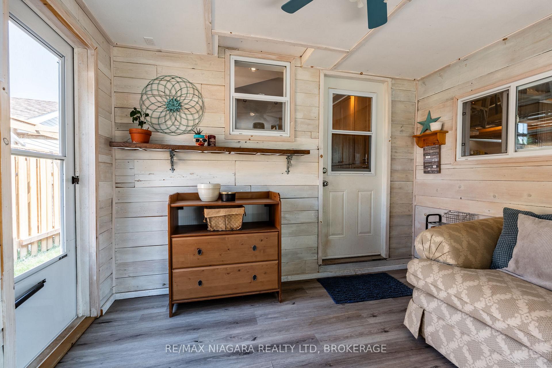 Photo 13 of 11 Almond Gardens, Grimsby, Grimsby Beach — HOMEH