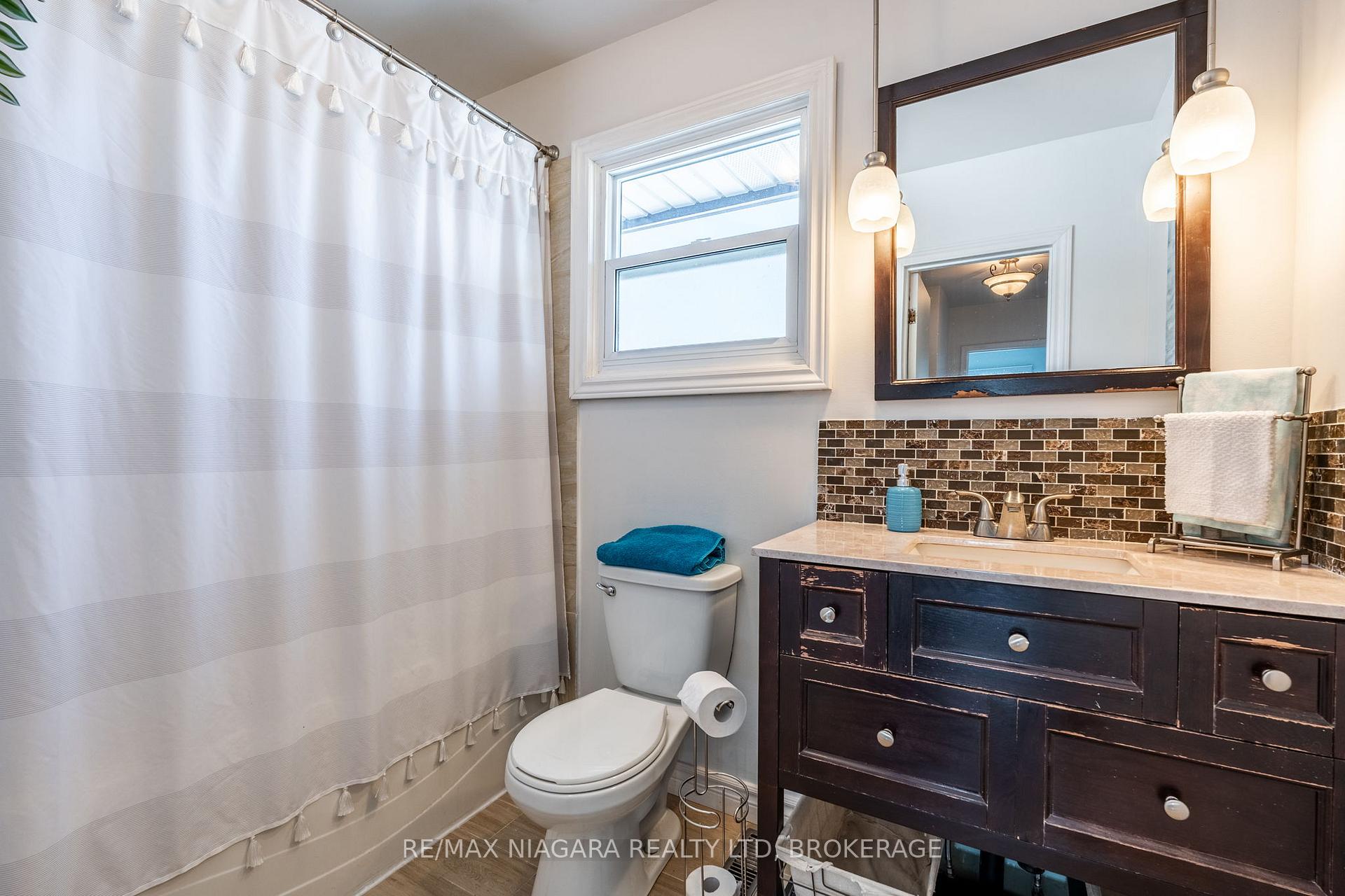 Photo 21 of 11 Almond Gardens, Grimsby, Grimsby Beach — HOMEH