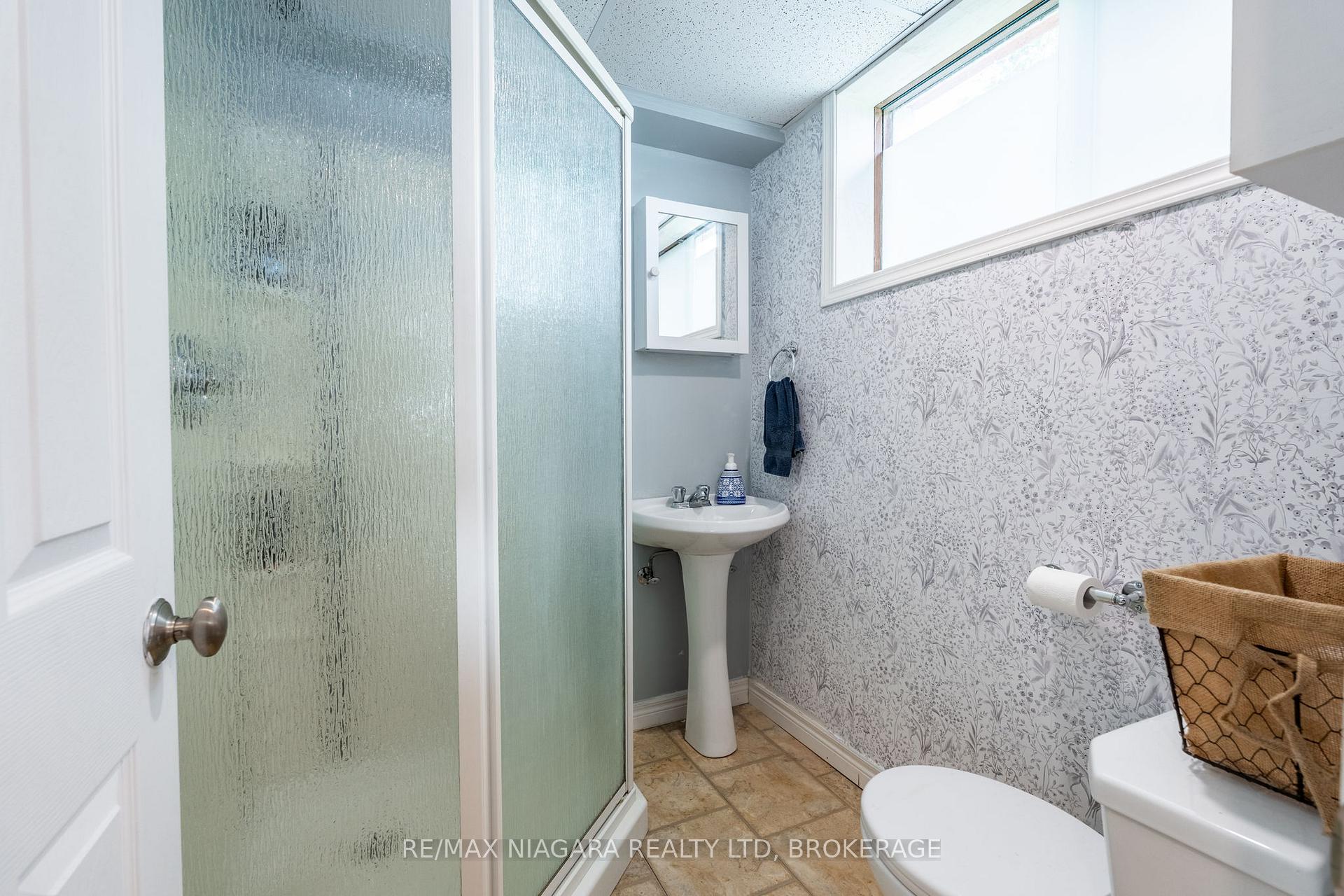 Photo 29 of 11 Almond Gardens, Grimsby, Grimsby Beach — HOMEH