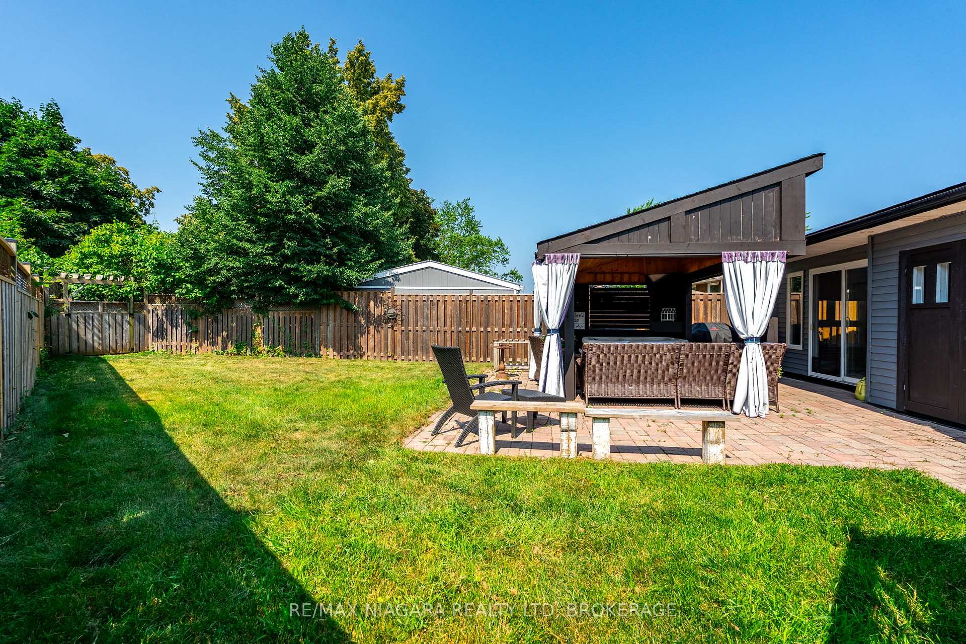 Photo 34 of 11 Almond Gardens, Grimsby, Grimsby Beach — HOMEH