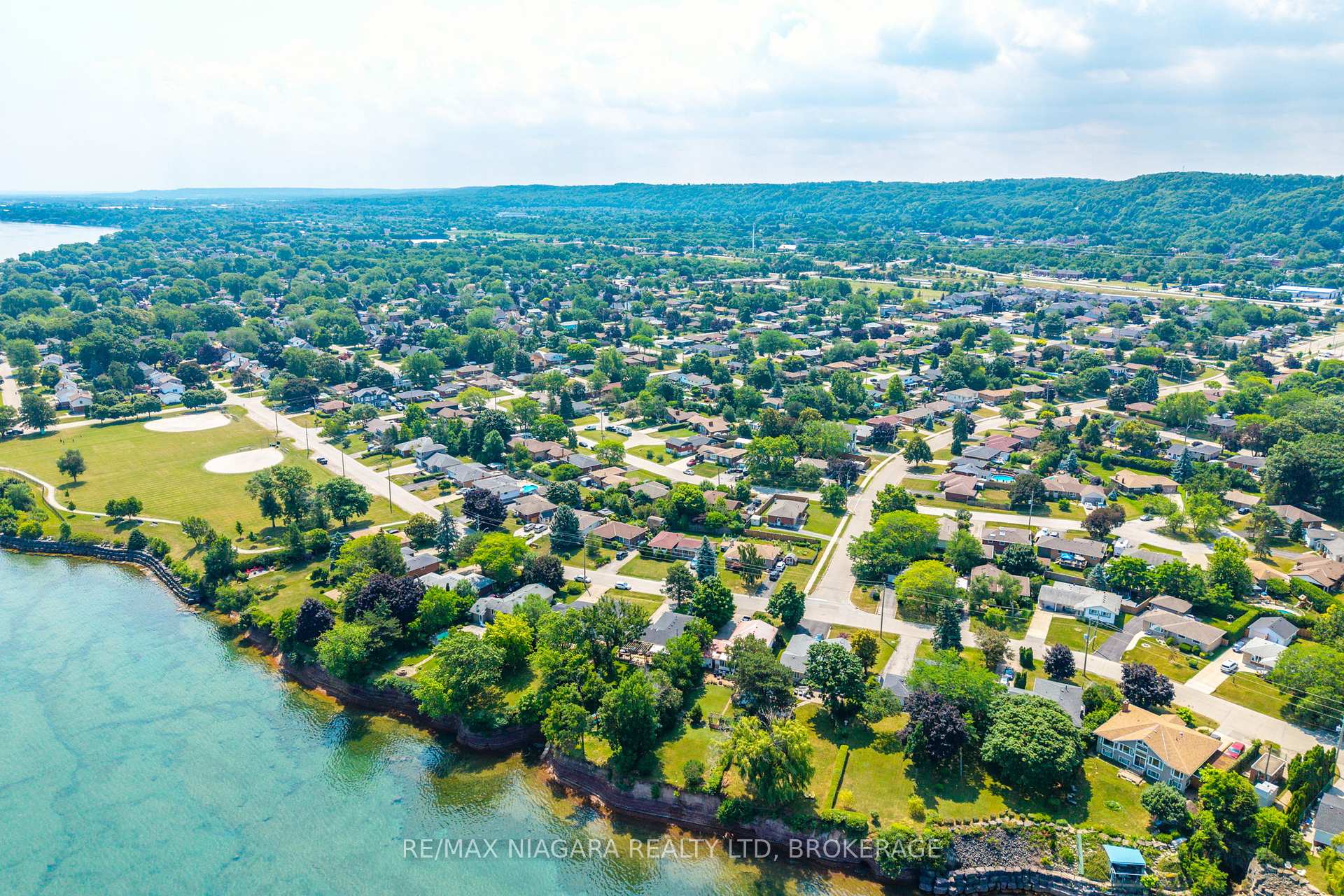 Photo 46 of 11 Almond Gardens, Grimsby, Grimsby Beach — HOMEH