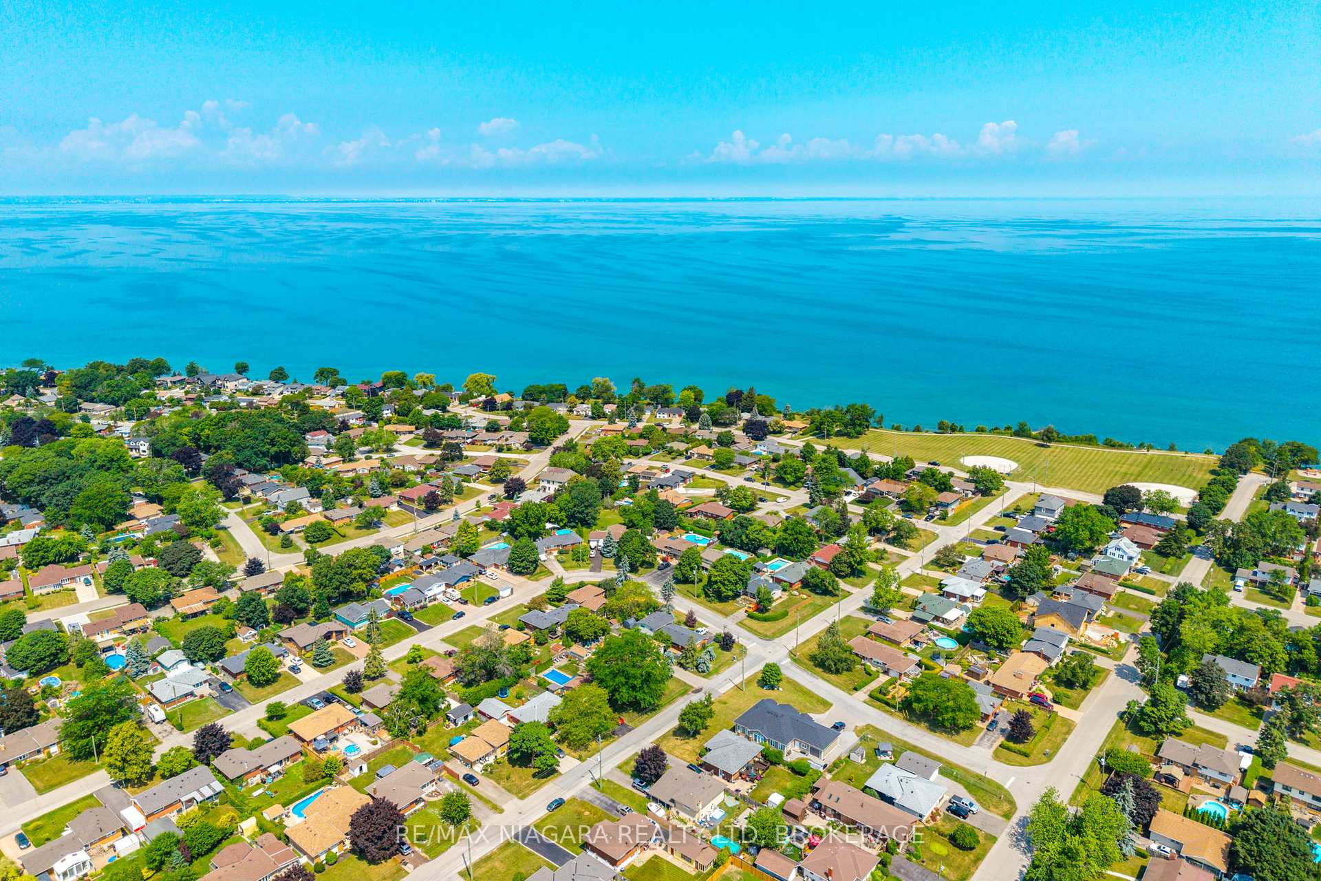 Photo 48 of 11 Almond Gardens, Grimsby, Grimsby Beach — HOMEH