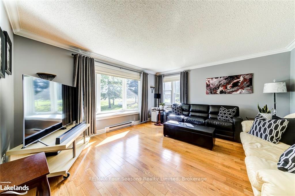 Photo 19 of 7950 Poplar Side Road, Collingwood — HOMEH