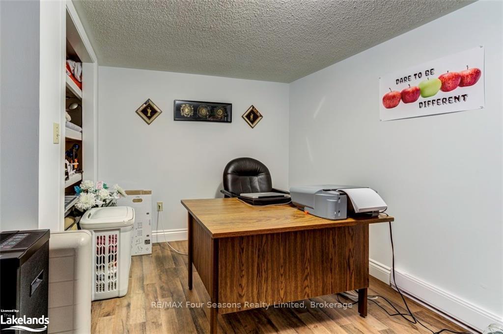 Photo 26 of 7950 Poplar Side Road, Collingwood — HOMEH