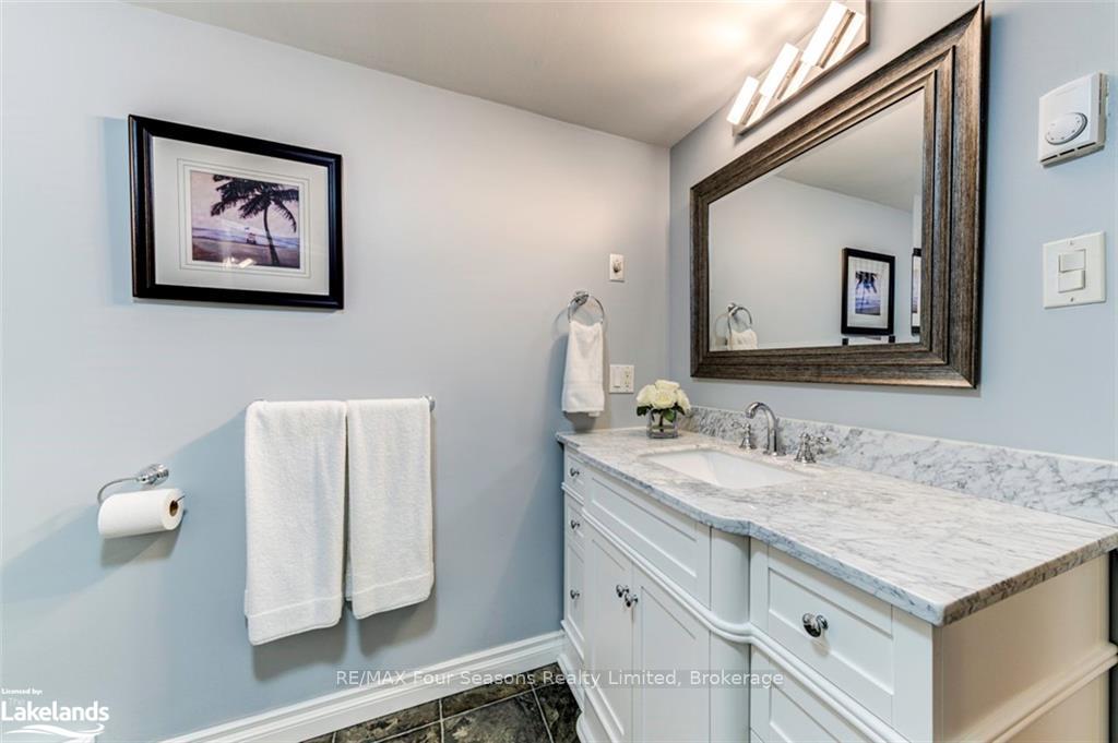 Photo 30 of 7950 Poplar Side Road, Collingwood — HOMEH