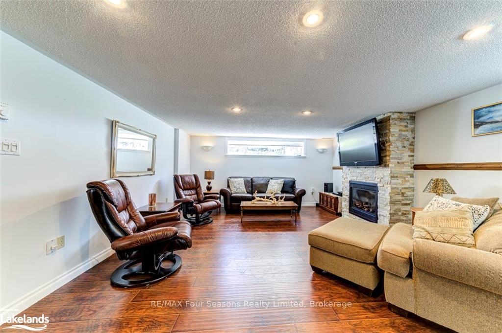 Photo 31 of 7950 Poplar Side Road, Collingwood — HOMEH